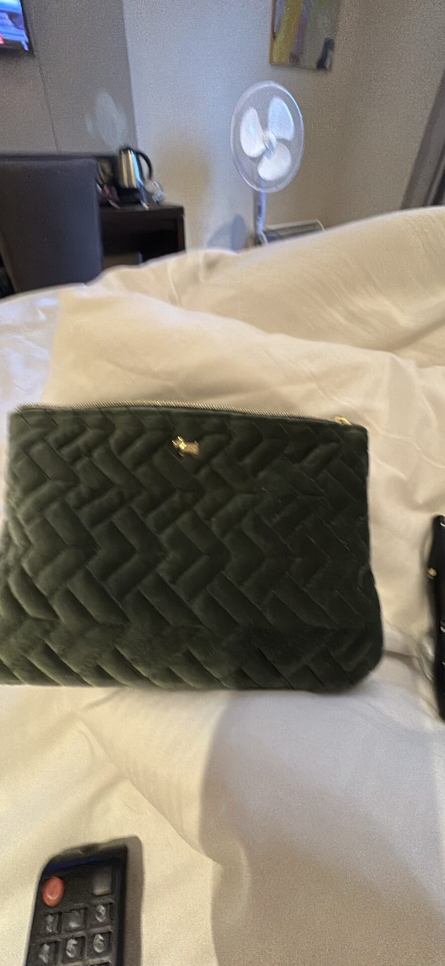 Elegant Quilted Green Clutch Bag with Gold Accents