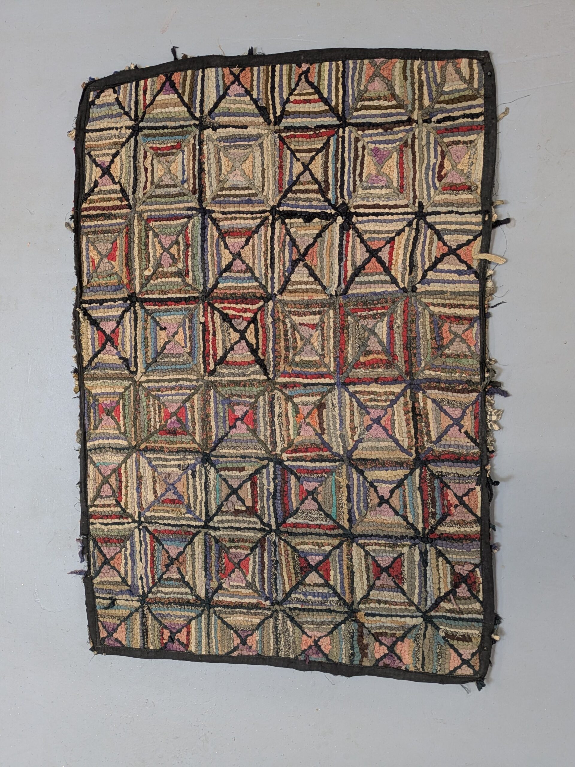 Handcrafted Geometric Area Rug
