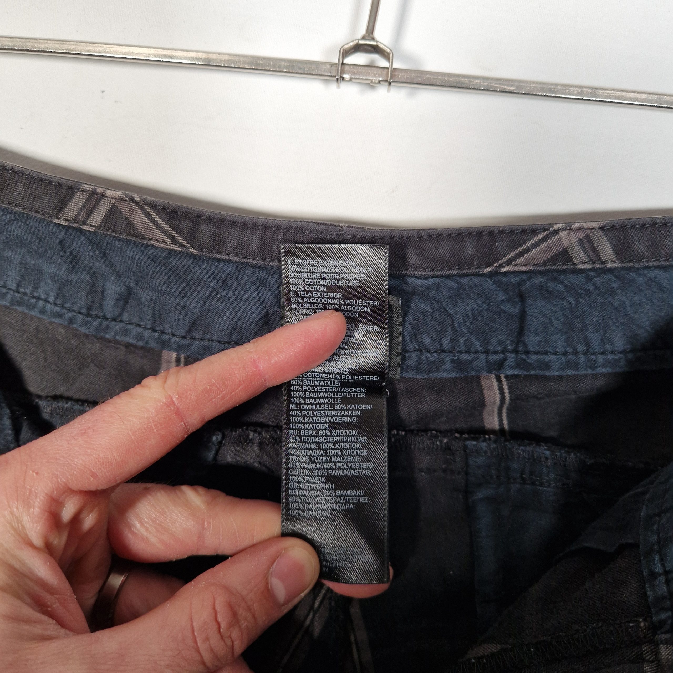 The North Face Shorts Size 34 Men's Black Checked Casual image 4