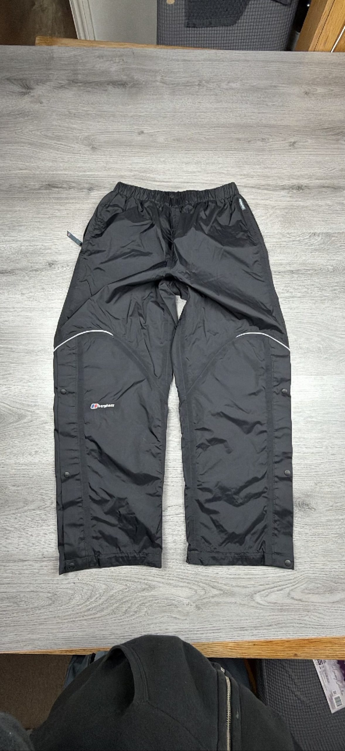 Berghaus Black Waterproof Outdoor Trousers 01542