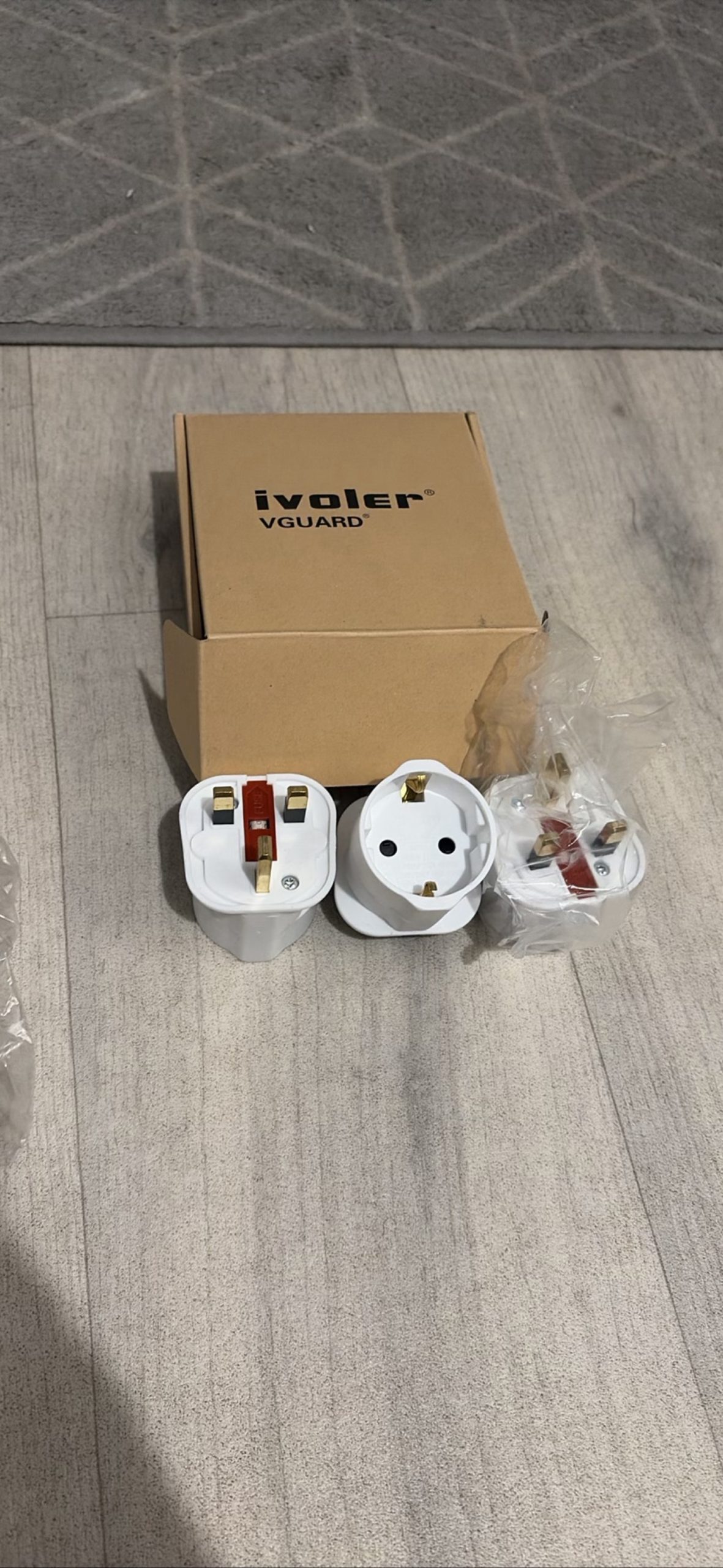 Ivoler VGUARD EU to UK Travel Adapter Plug Set