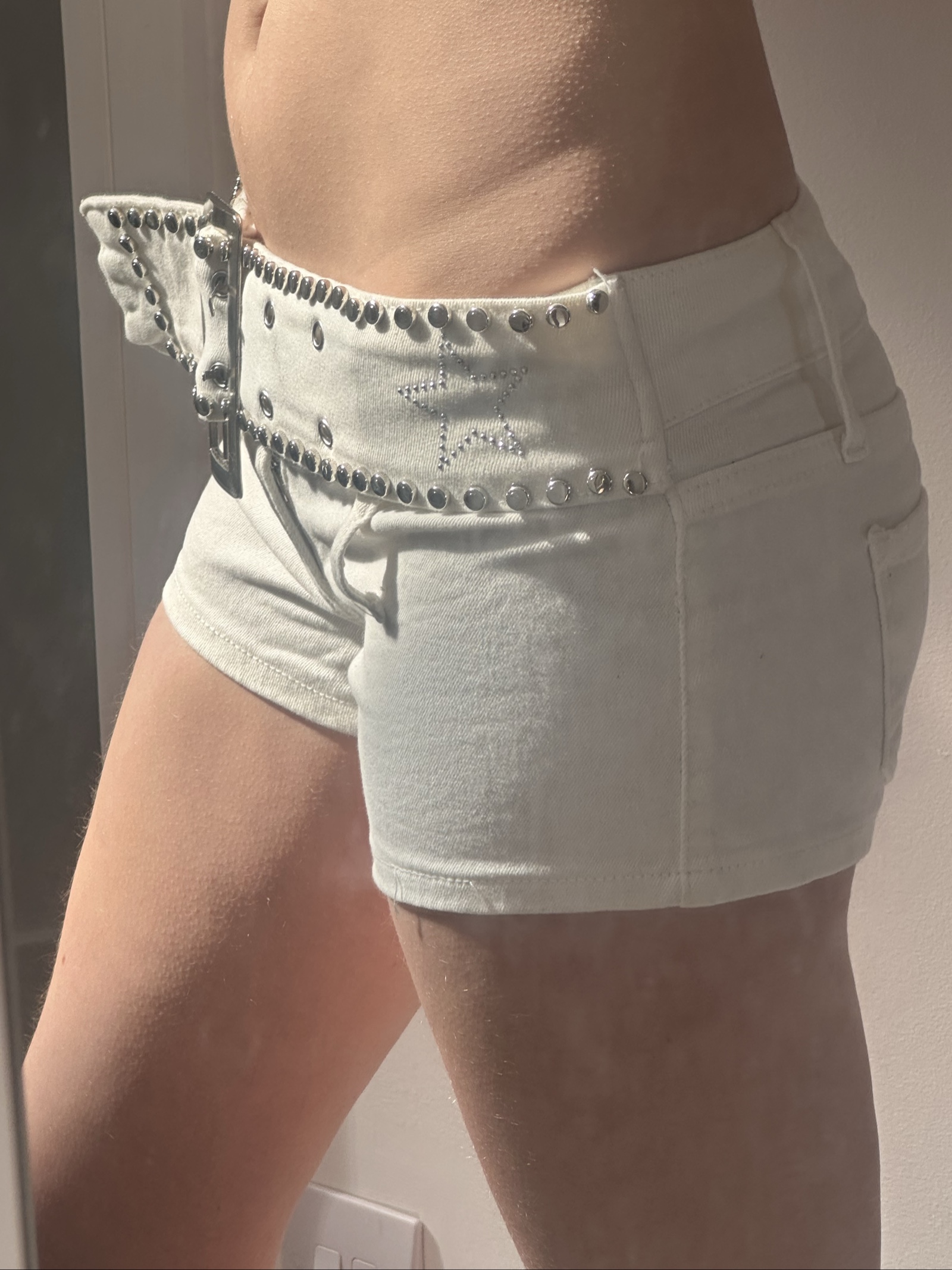 Vintage White Denim Hotpants Shorts with Studded Star Belt UK s image 3