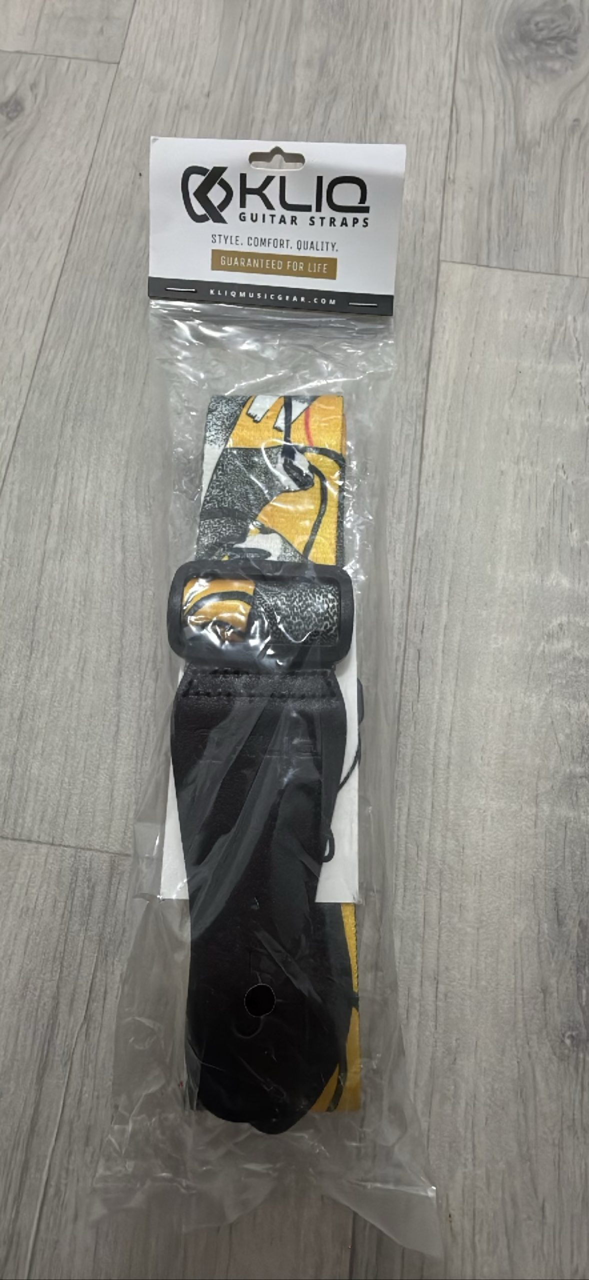 KLIO Guitar Strap Black & Yellow Graphic Design