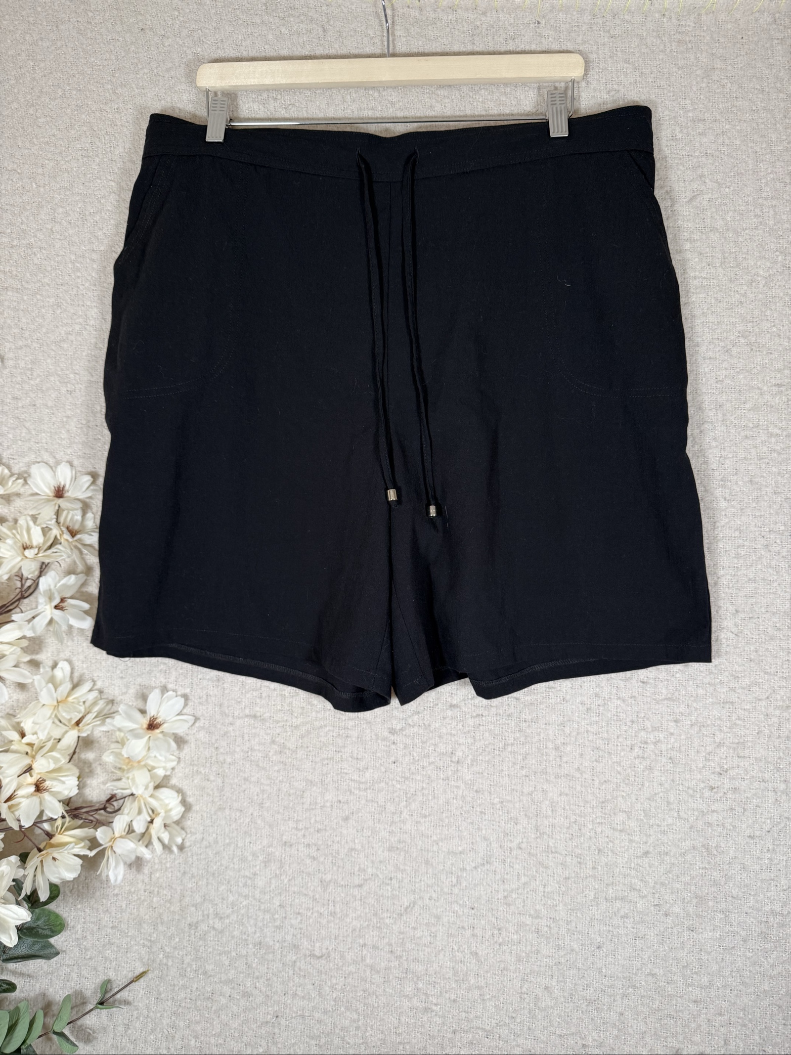 Papaya Black Lounge Shorts Size 20 Elastic Waist