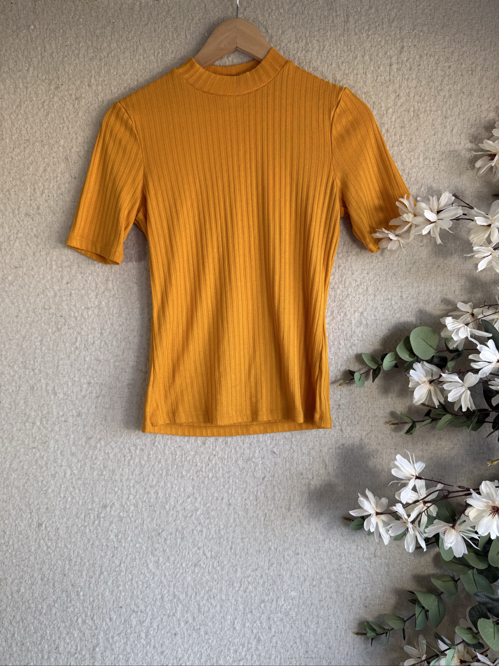 H&M Mustard Yellow Ribbed Short Sleeve Top S Polyester Viscose Blend