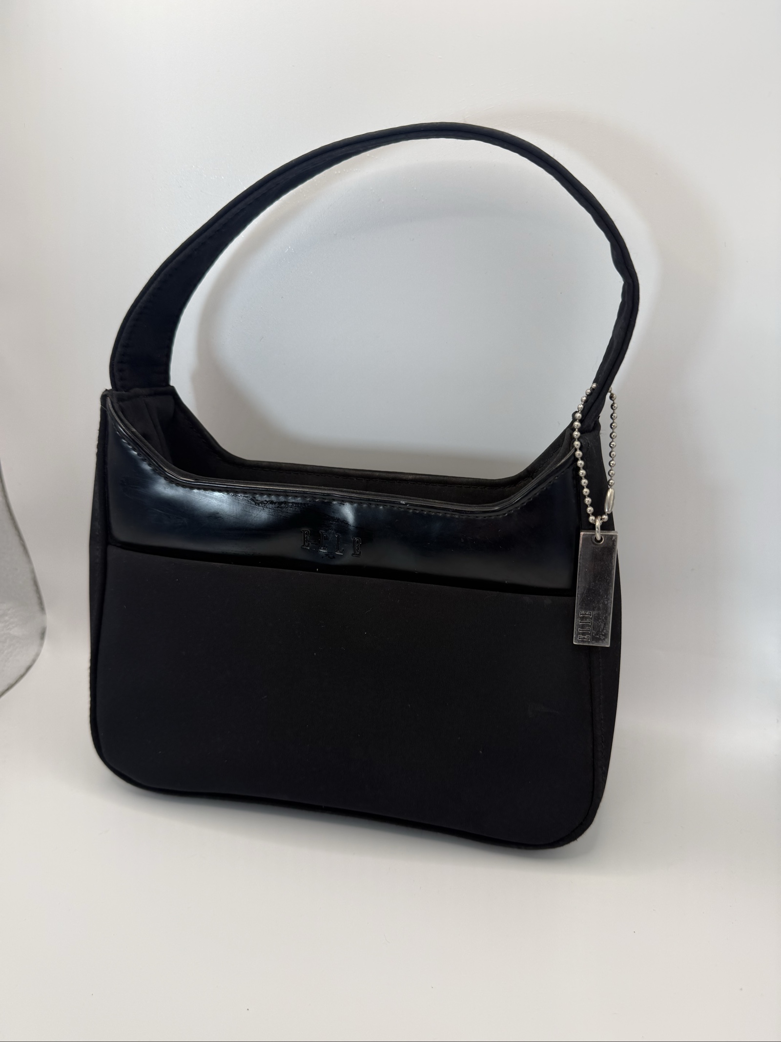 Elle Black Classic Shoulder Bag Stylish Everyday With Zipper Pocket