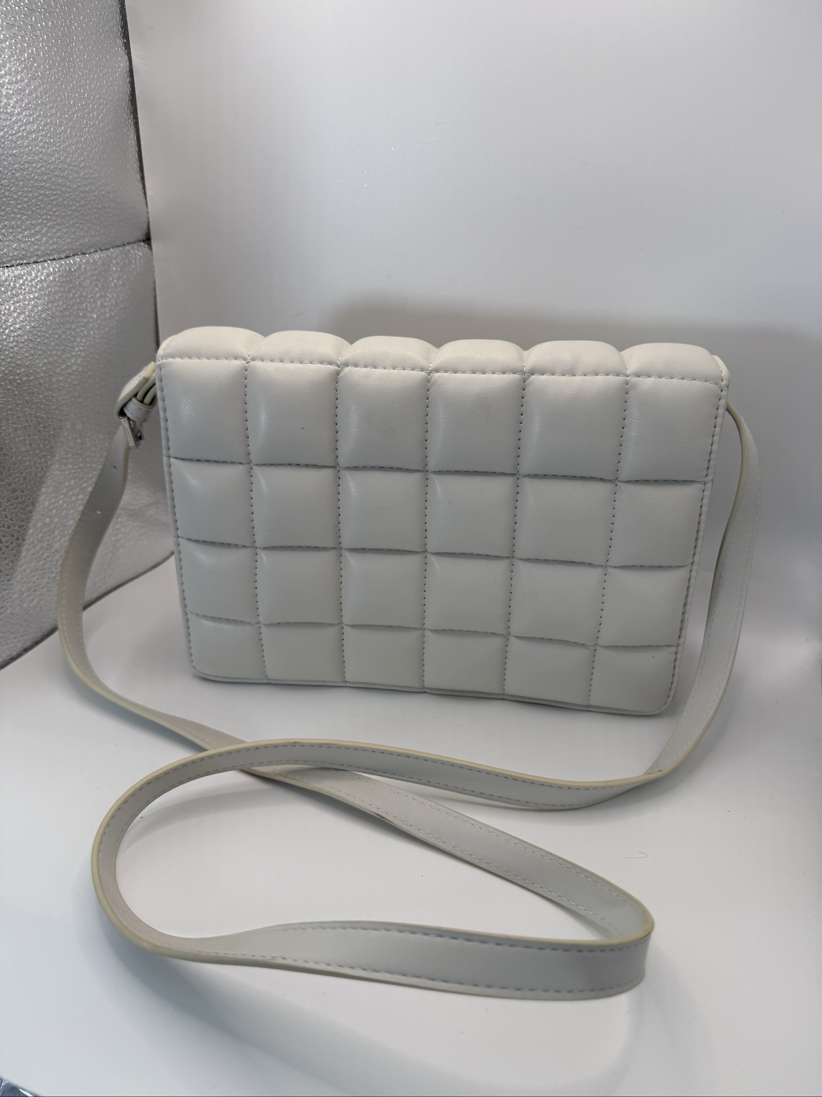 H&M White Quilted Crossbody Bag Adjustable Strap Chic Style Bundle Multibuy