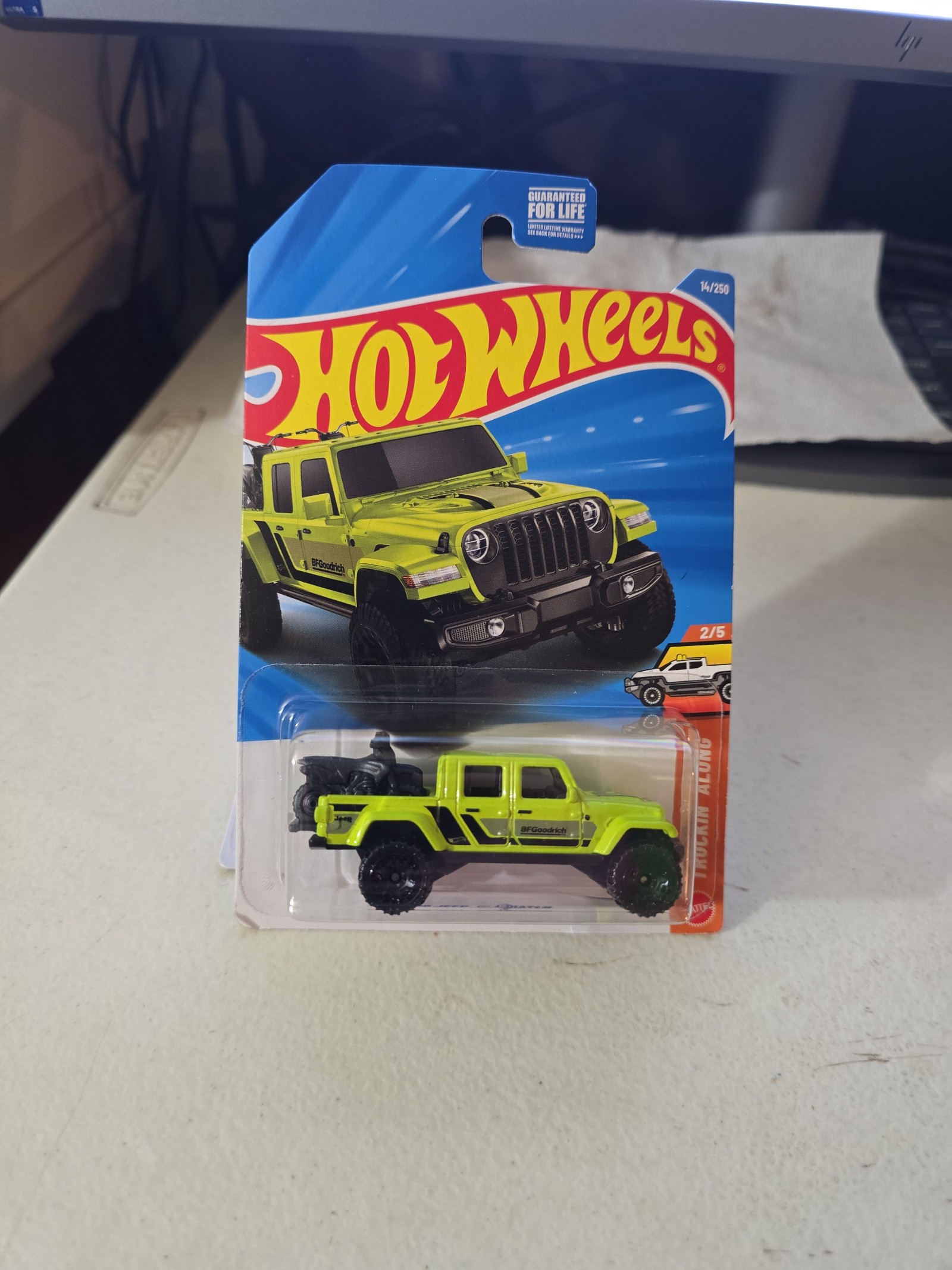 Hot Wheels Green Jeep Gladiator Pickup Toy Car