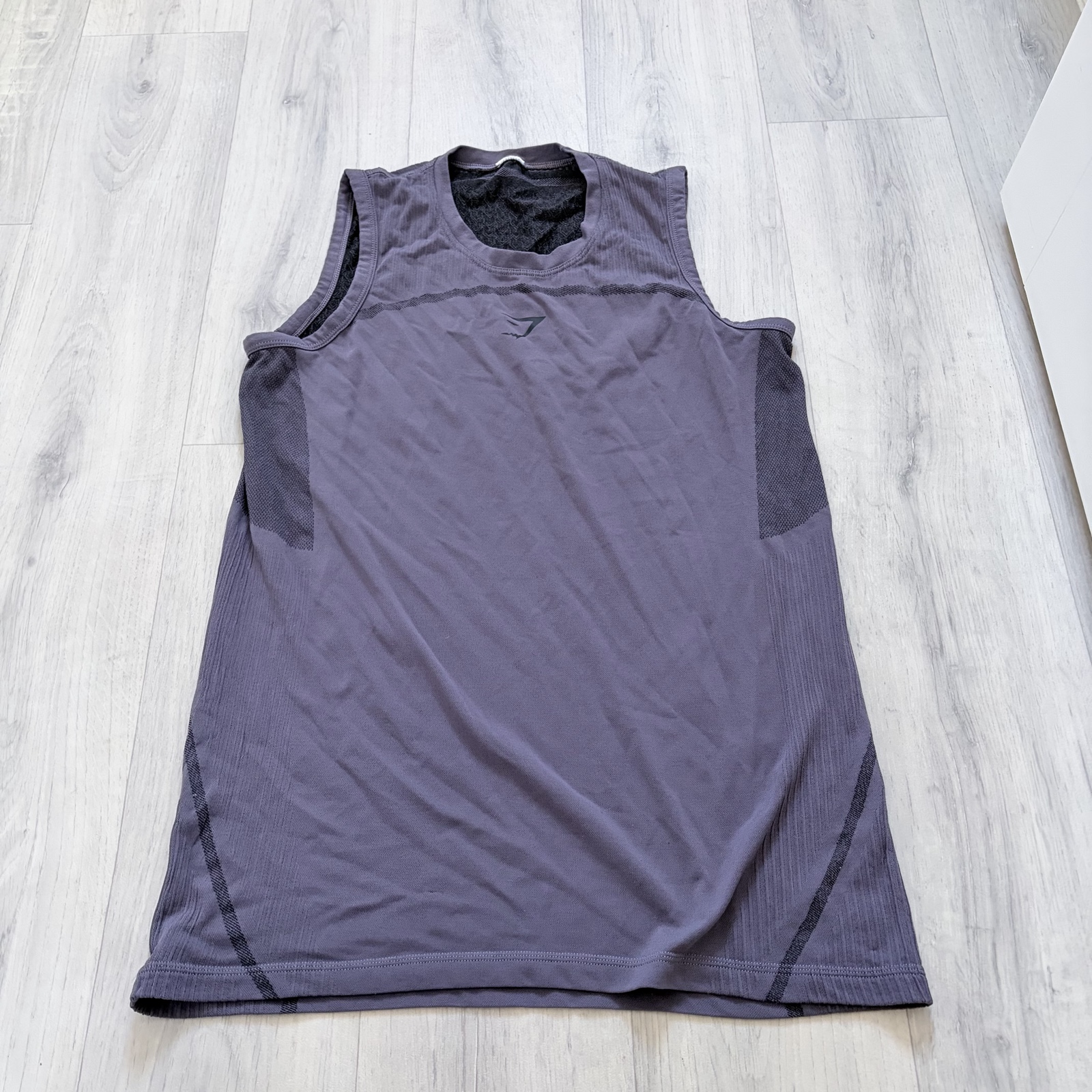 Light gym shark Sleeveless Performance Top M