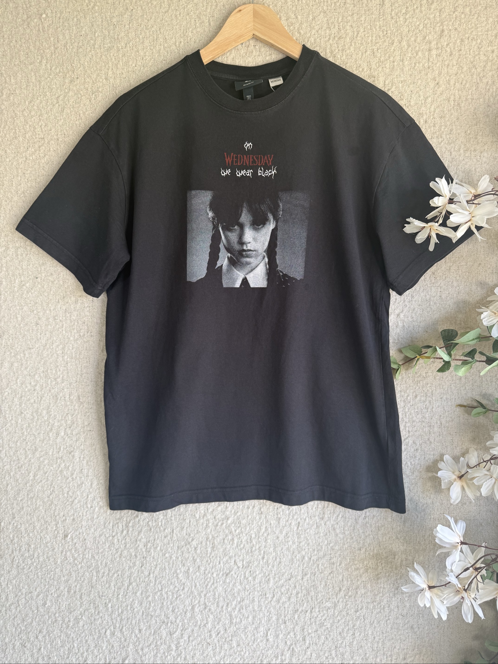 H&M Black Relaxed Fit Wednesday Addams Graphic T-Shirt Size S Streetwear