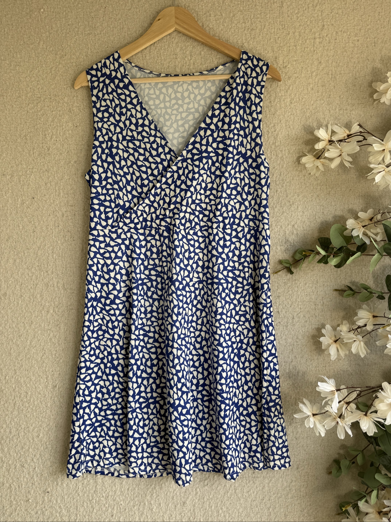 Blue & White Sleeveless Summer Midi Dress Large Soft Fabric Stylish Casual