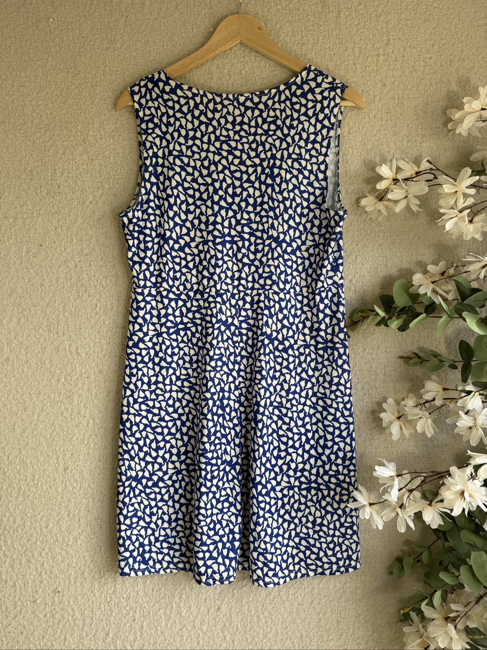 Blue & White Sleeveless Summer Midi Dress Large Soft Fabric Stylish Casual