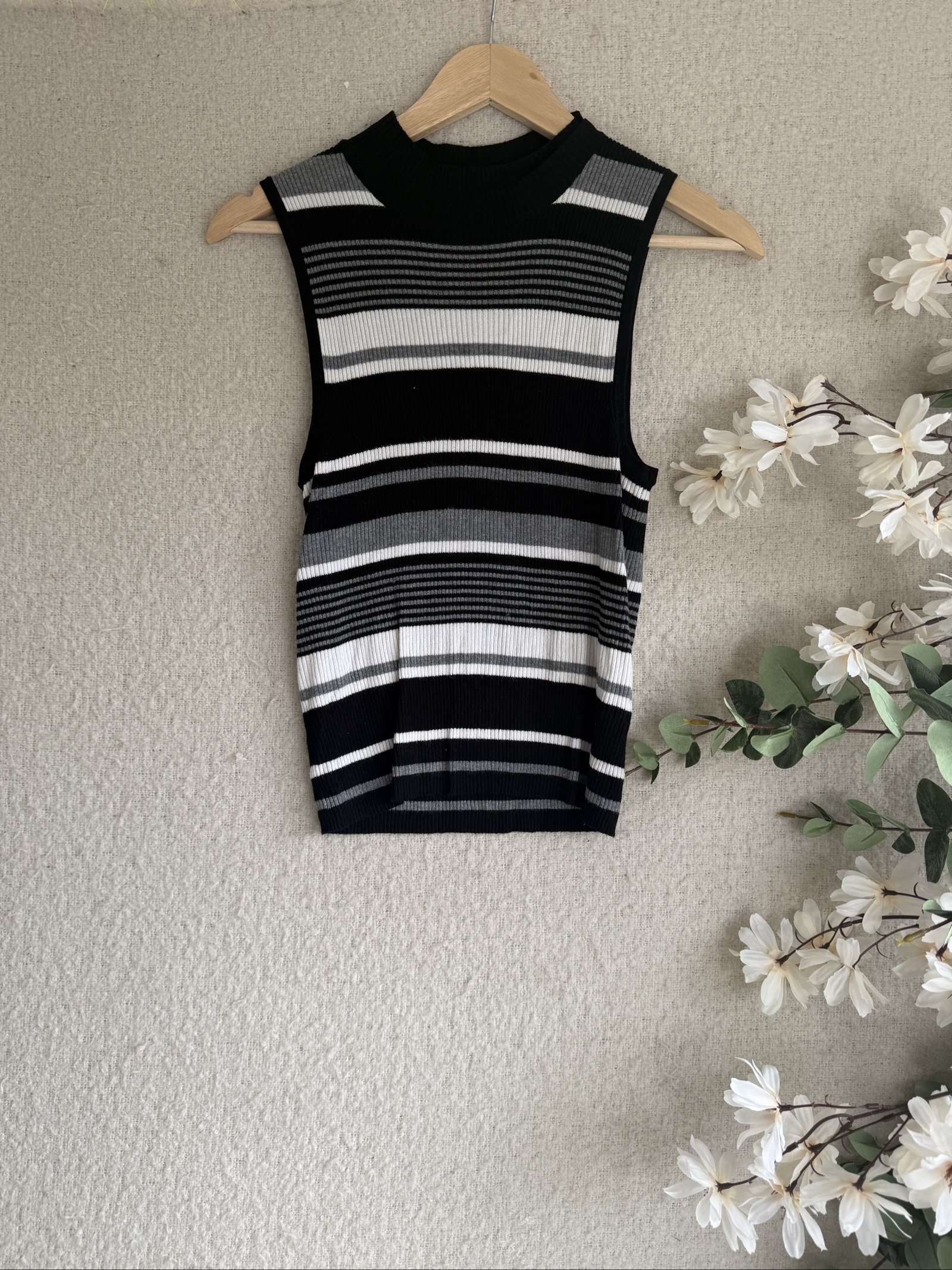 Atmosphere Black Grey White Sleeveless Striped Knit Top Size 12 Stylish Casual