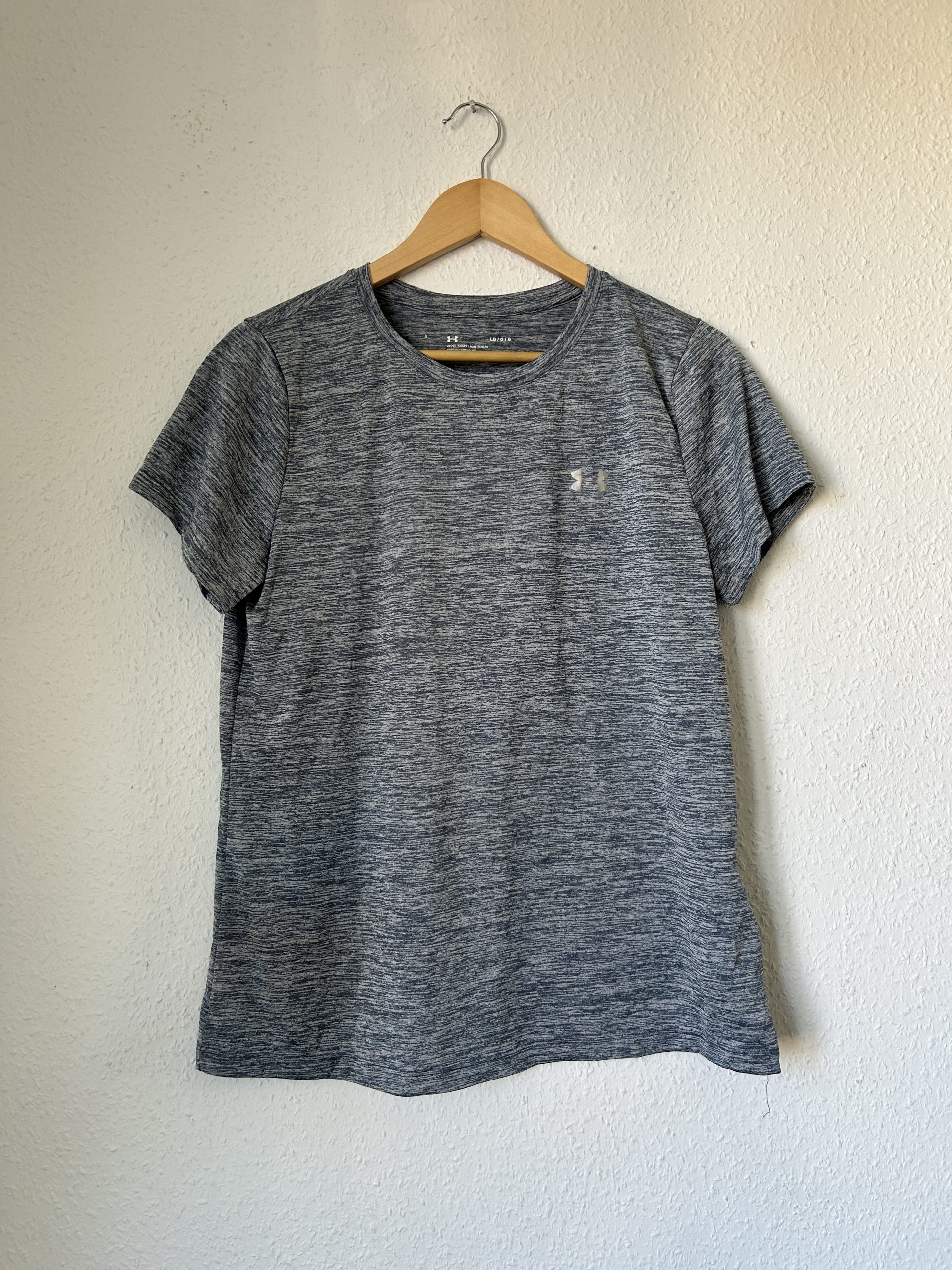 Under Armour Grey Loose Fit Heatgear T-Shirt LG- 2142