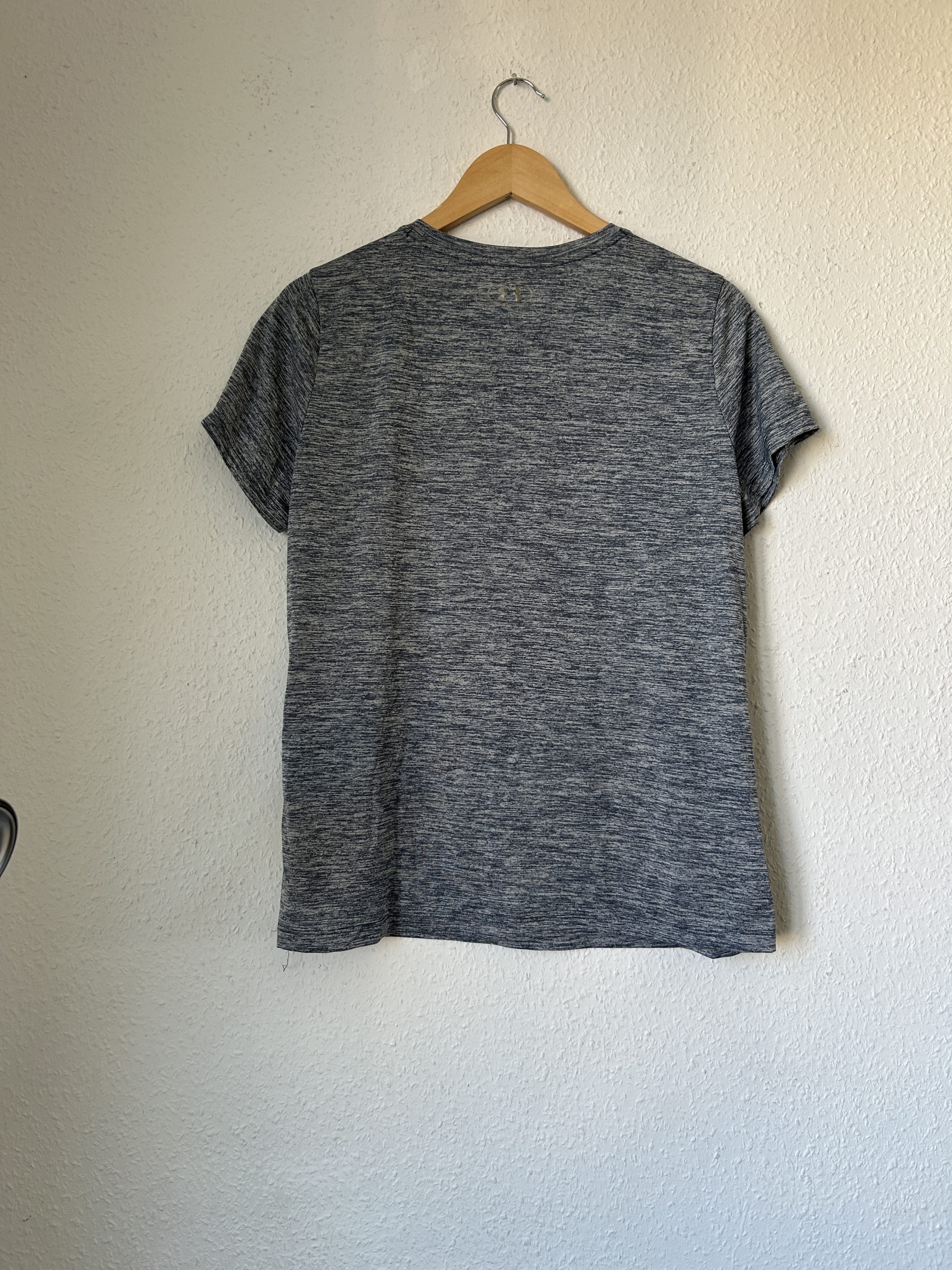 Under Armour Grey Loose Fit Heatgear T-Shirt LG- 2142 image 5