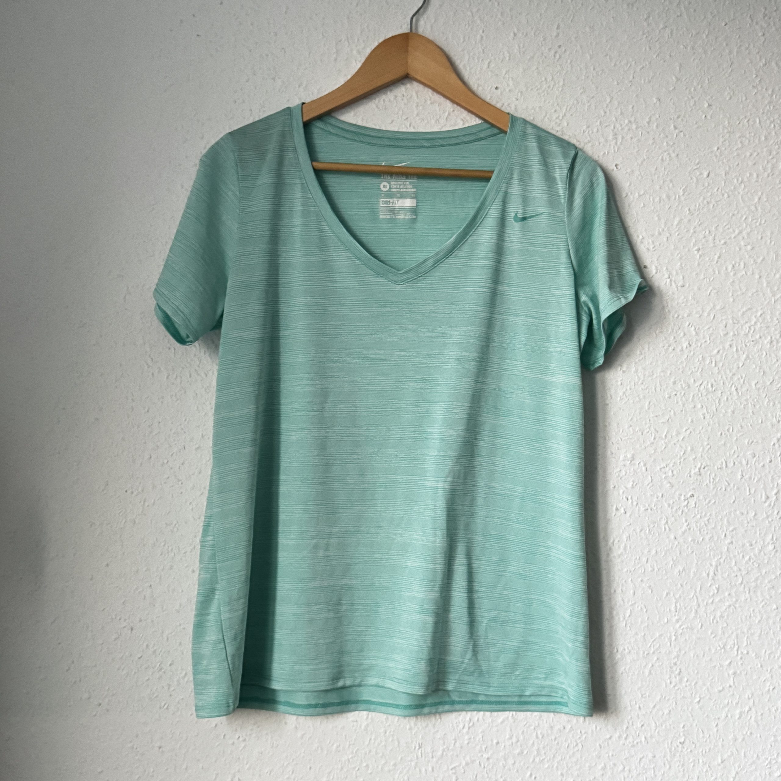 Nike Green Athletic Cut Dri-Fit Tee XL - 2184