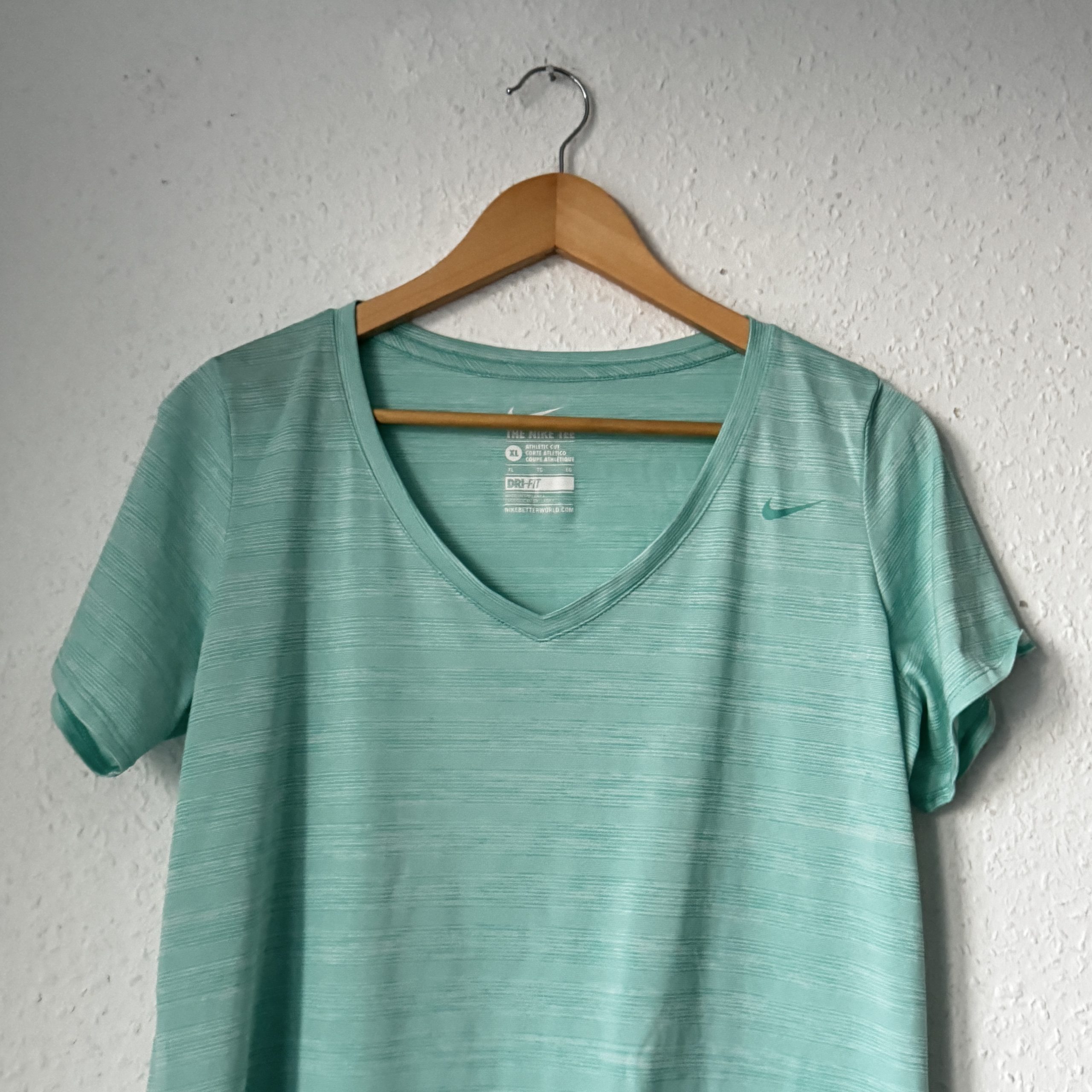 Nike Green Athletic Cut Dri-Fit Tee XL - 2184 image 2