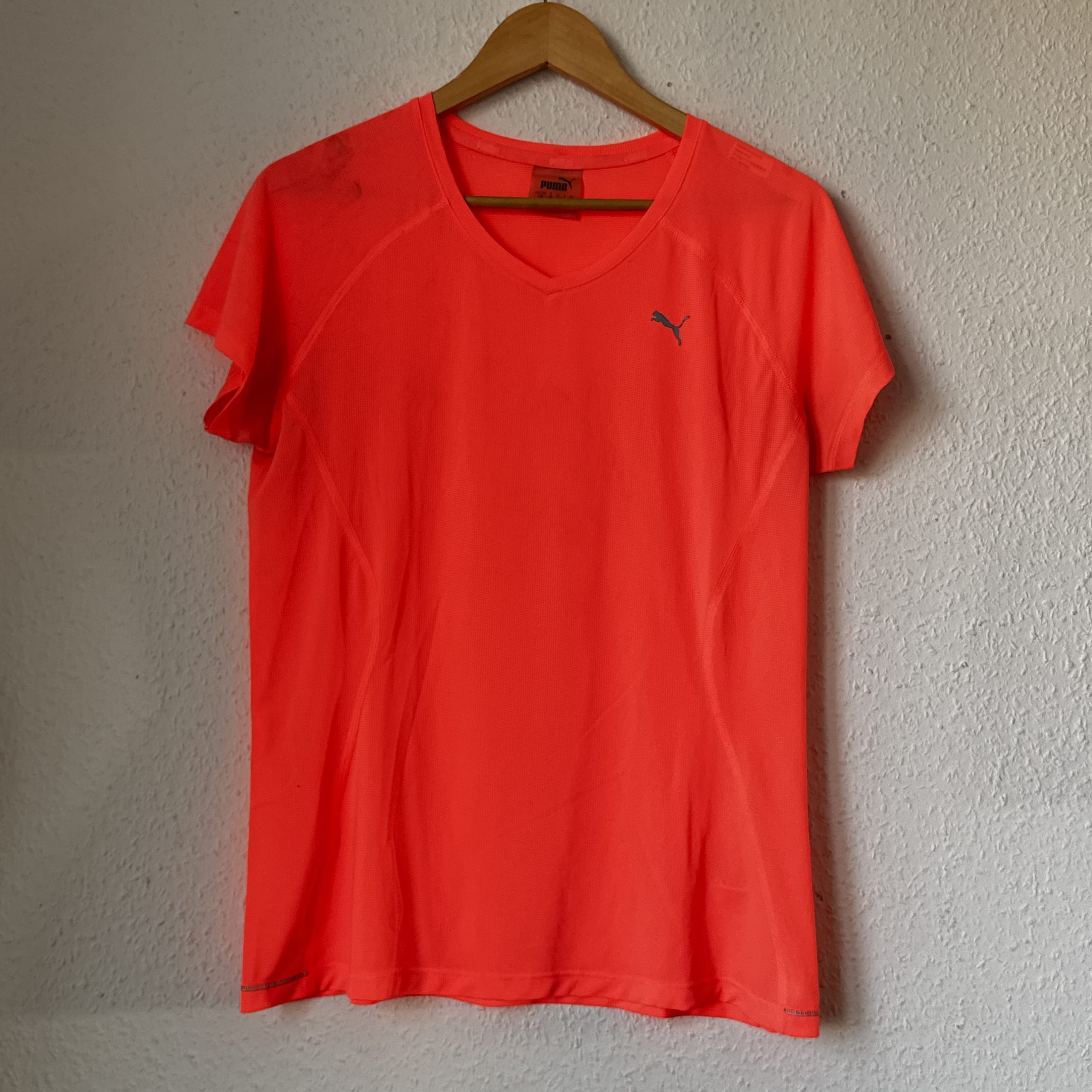 Puma Coral Pink Sports T-Shirt UK 14 V-Neck Breathable- 2182 image 2