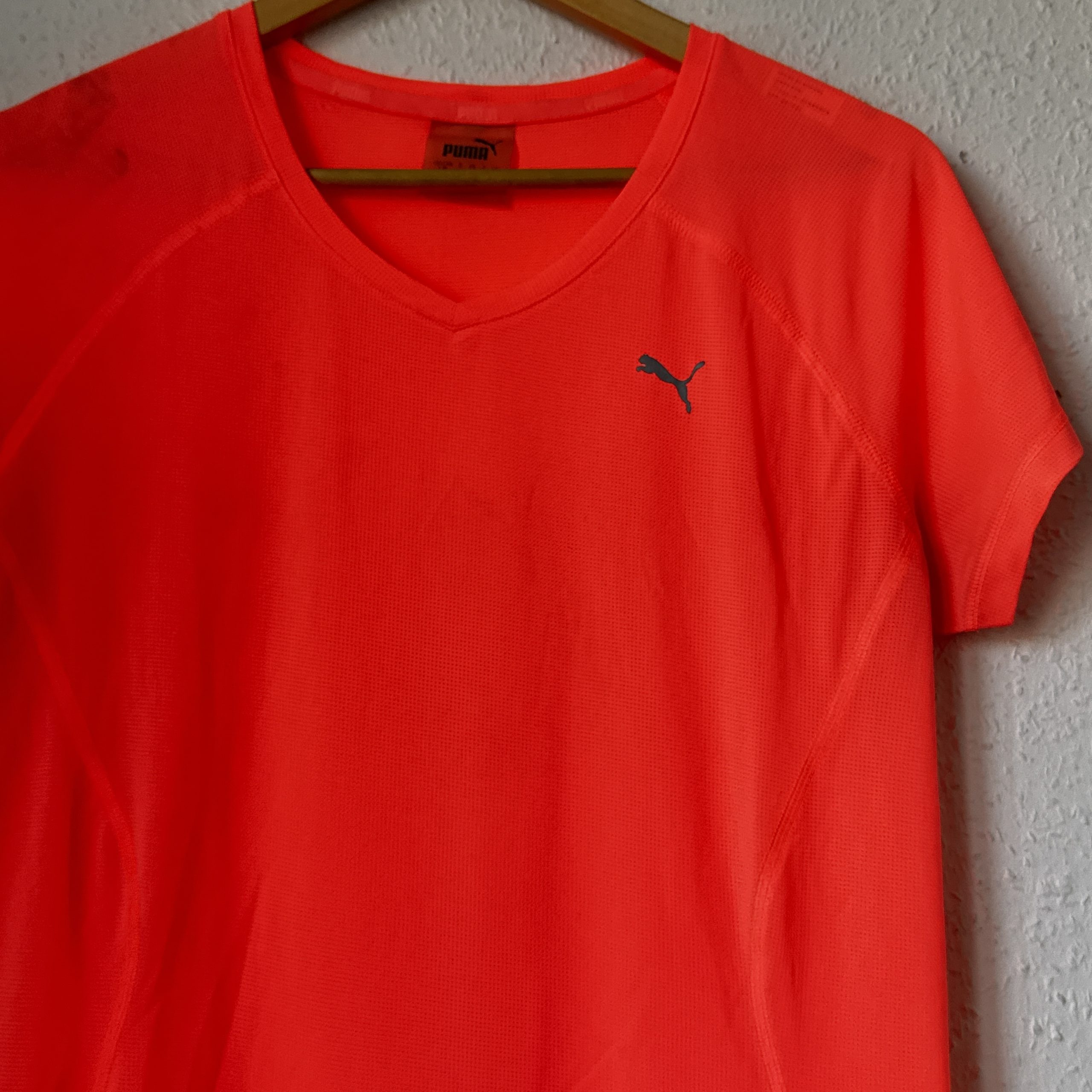 Puma Coral Pink Sports T-Shirt UK 14 V-Neck Breathable- 2182 image 3