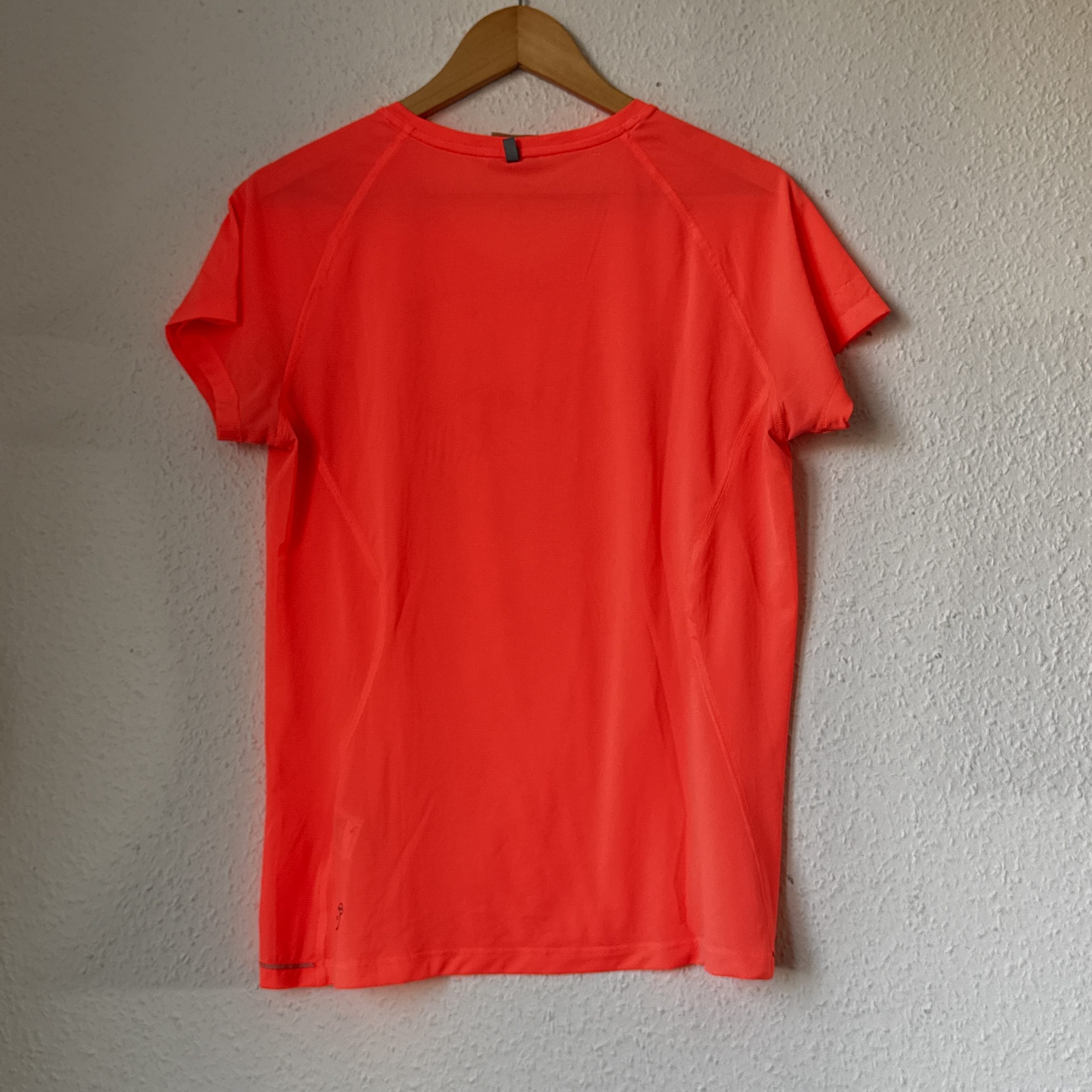 Puma Coral Pink Sports T-Shirt UK 14 V-Neck Breathable- 2182 image 7