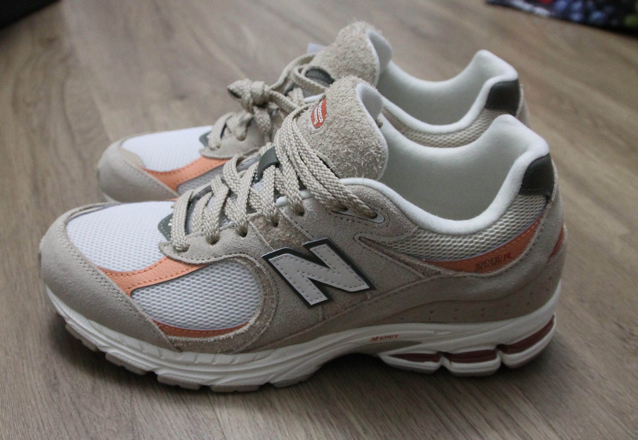 New Balance Beige, White & Orange Sneakers UK 7.5 np - 150 euro - Brand new- ohne box
