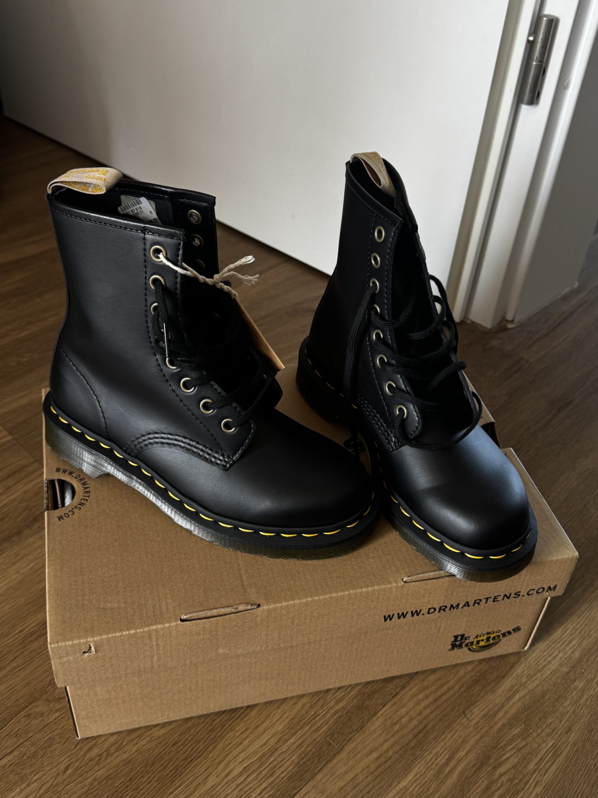 Dr Martens Black 1460 Smooth Leather Combat Boots UK 6