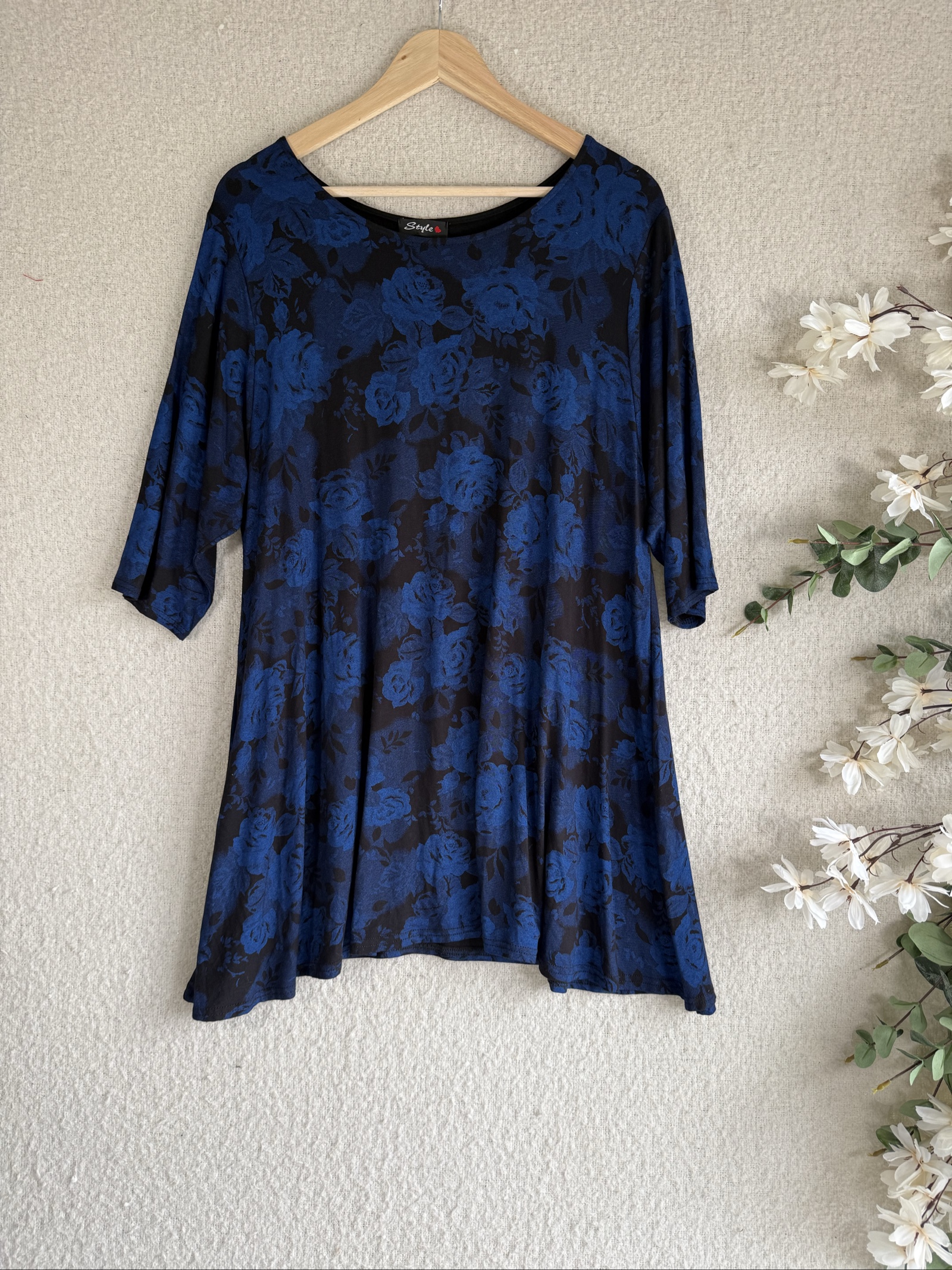 Style Blue & Black Floral Print Tunic Top Size 20-22 Relaxed Fit Soft Fabric