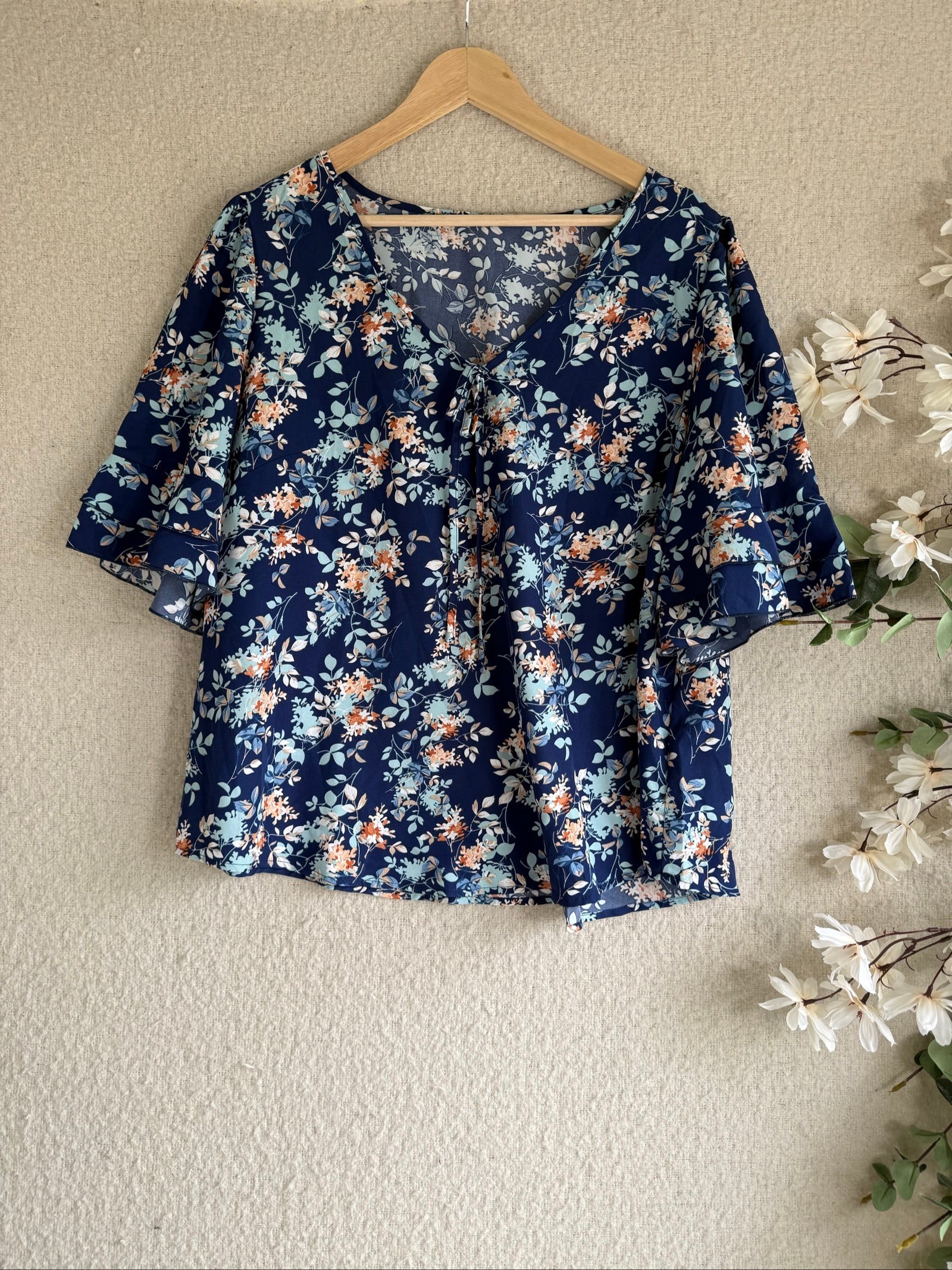 Shein Curve Navy Floral Print V-Neck Blouse 3XL Flared Sleeve Top
