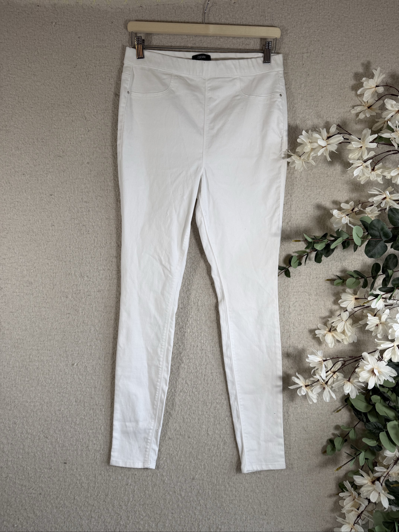 Denim White Skinny Leg Trousers Size 12 Cotton Blend Slim Fit Stylish Pants