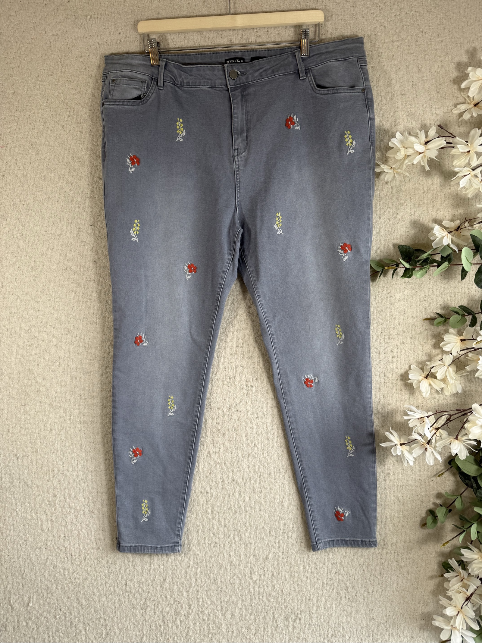 Tu Grey Skinny Jeans Size 22 Embroidered Floral Print Stylish Denim