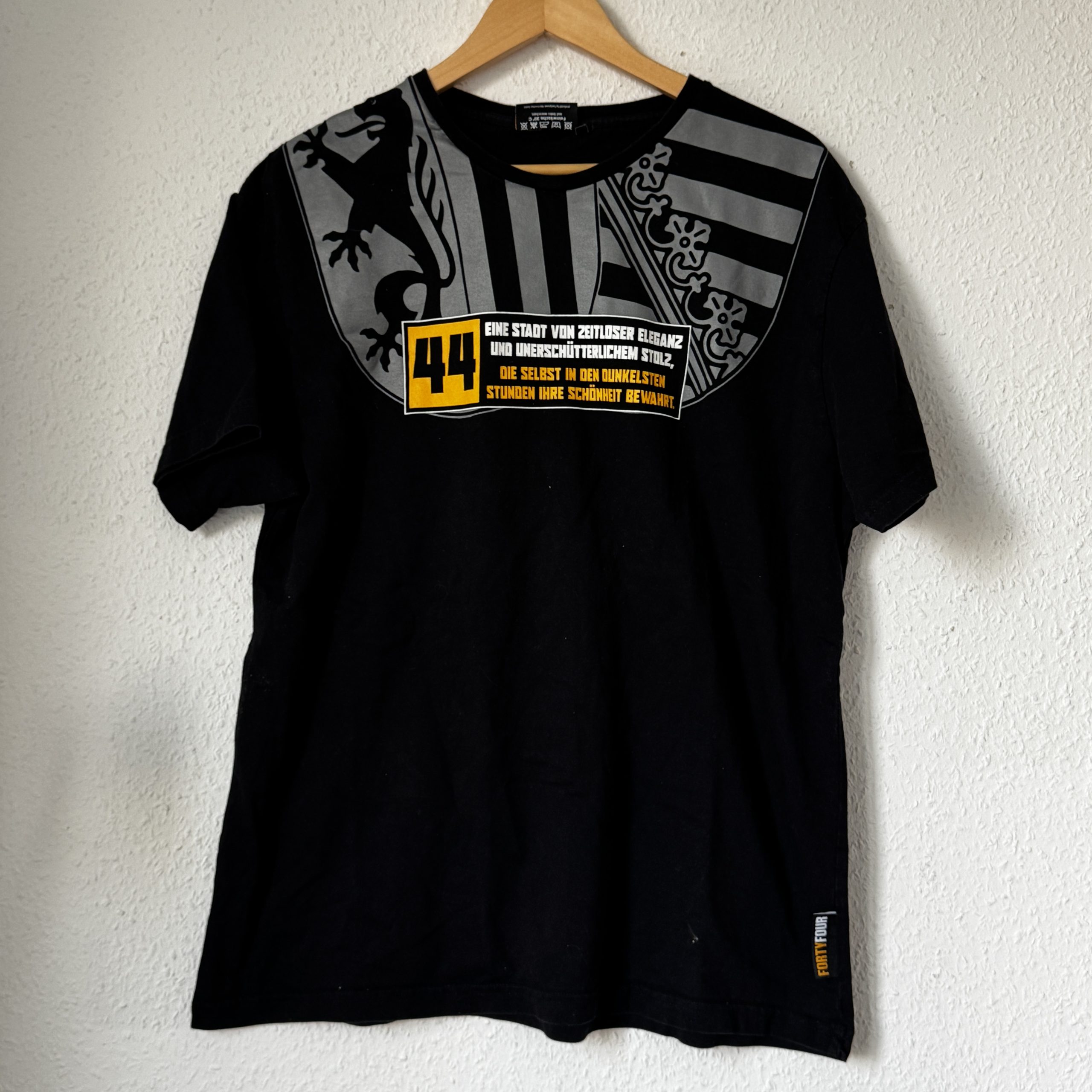 FORTYFOUR Black & Grey Graphic T-Shirt M Streetwear - 2222