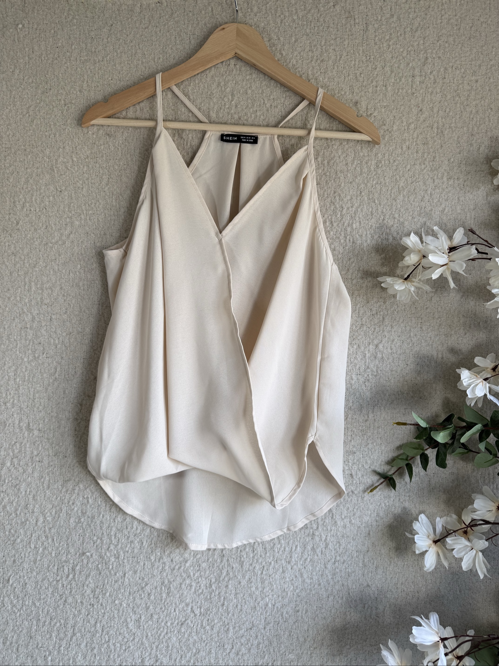 SHEIN Cream Beige Sleeveless V-Neck Cami Top Medium Chic Lightweight