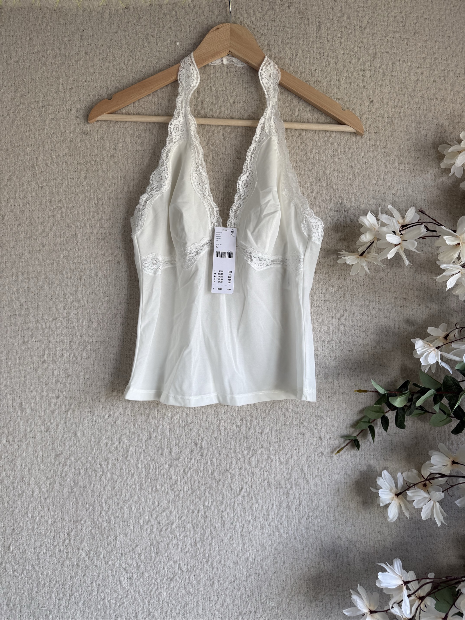 Out From Under White Lace Trim Halter Neck Top XL Elegant New Style