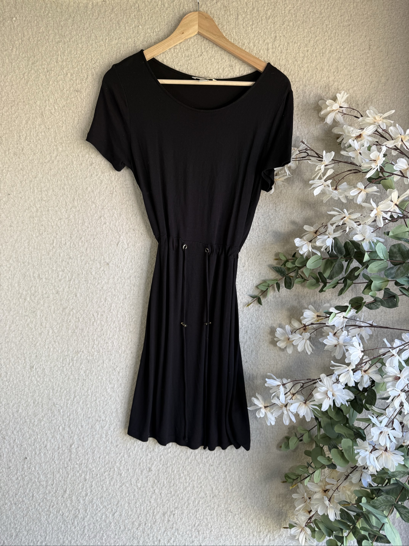 H&M Black Viscose Short Sleeve Drawstring Waist Dress Medium Casual Chic