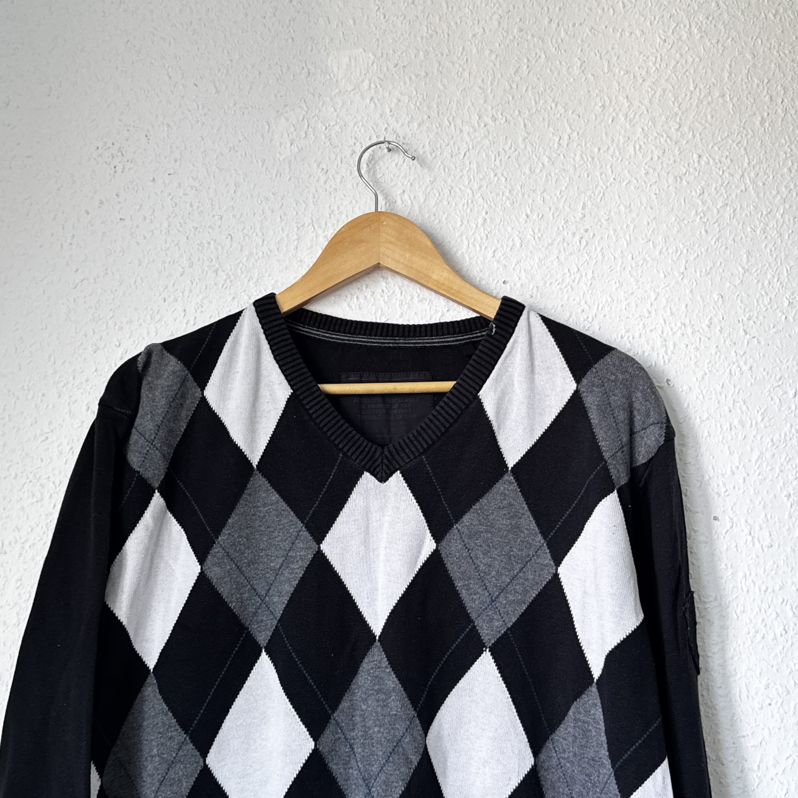 Unbranded Black & Grey & White Argyle Knit V-Neck Sweater M 2272 image 3