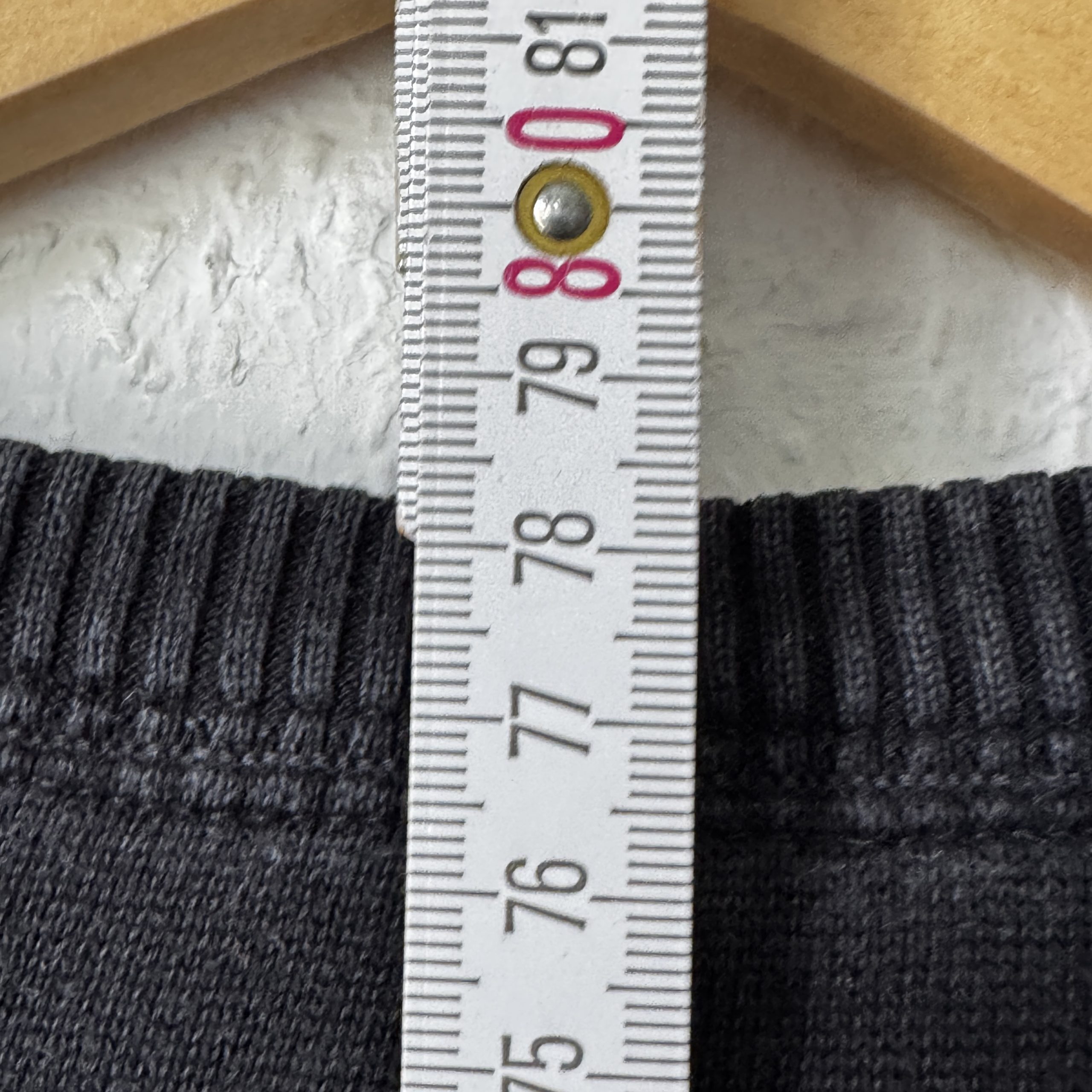 Unbranded Black & Grey & White Argyle Knit V-Neck Sweater M 2272 image 7