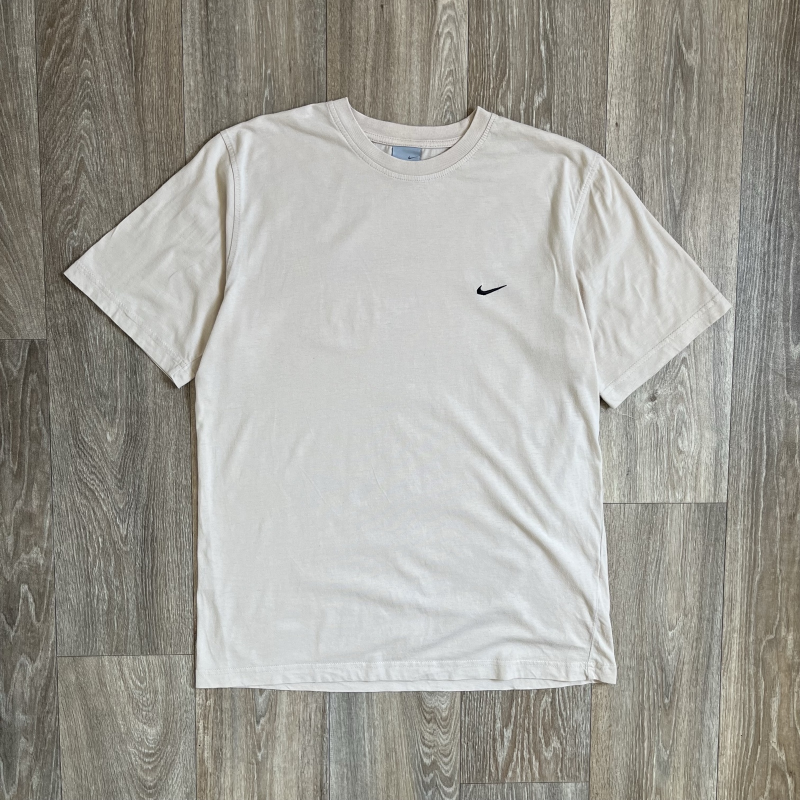 Vintage Nike Beige Swoosh Crewneck T-Shirt Mens Medium Y2K Streetwear