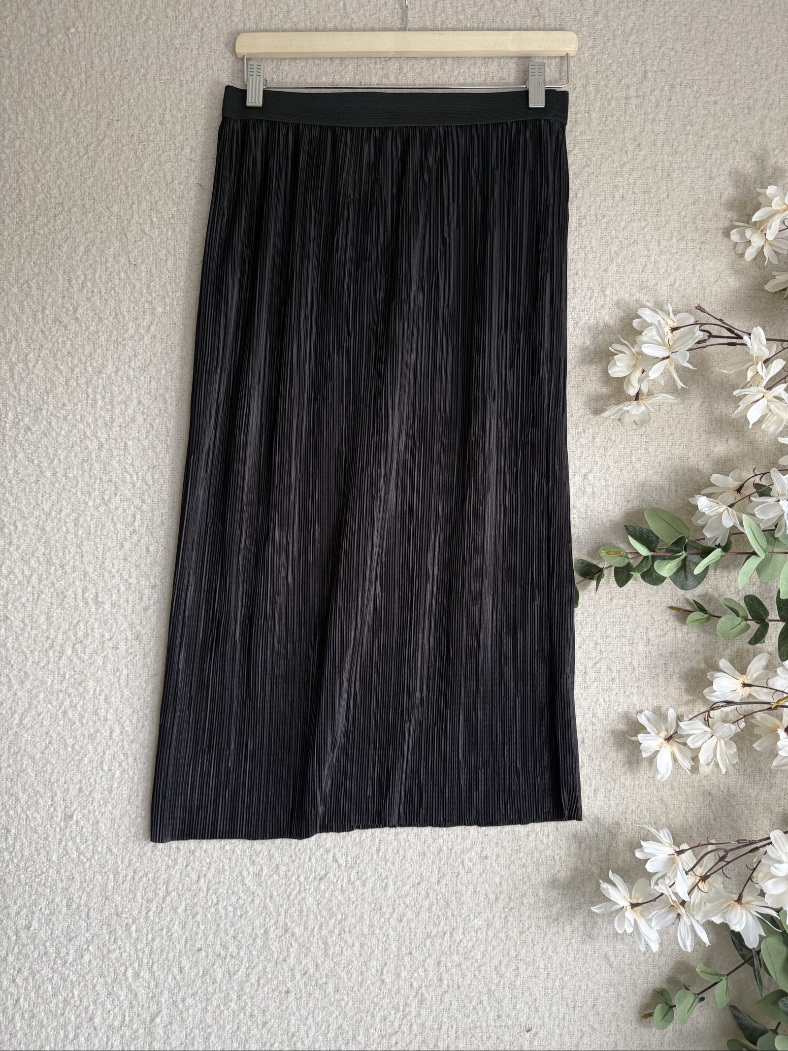 Papaya Black Pleated Midi Skirt Size 12 Elastic Waist Chic Casual Outfit