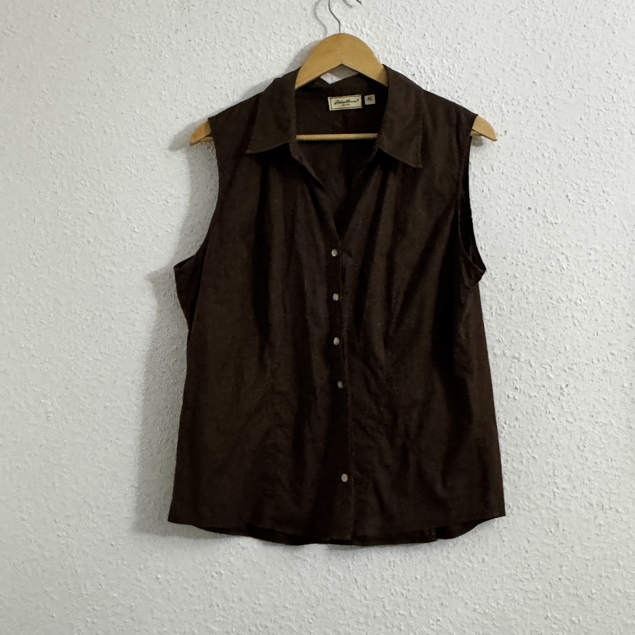 Eddie Bauer Brown Sleeveless Shirt Size 46 Classic Fit 2287