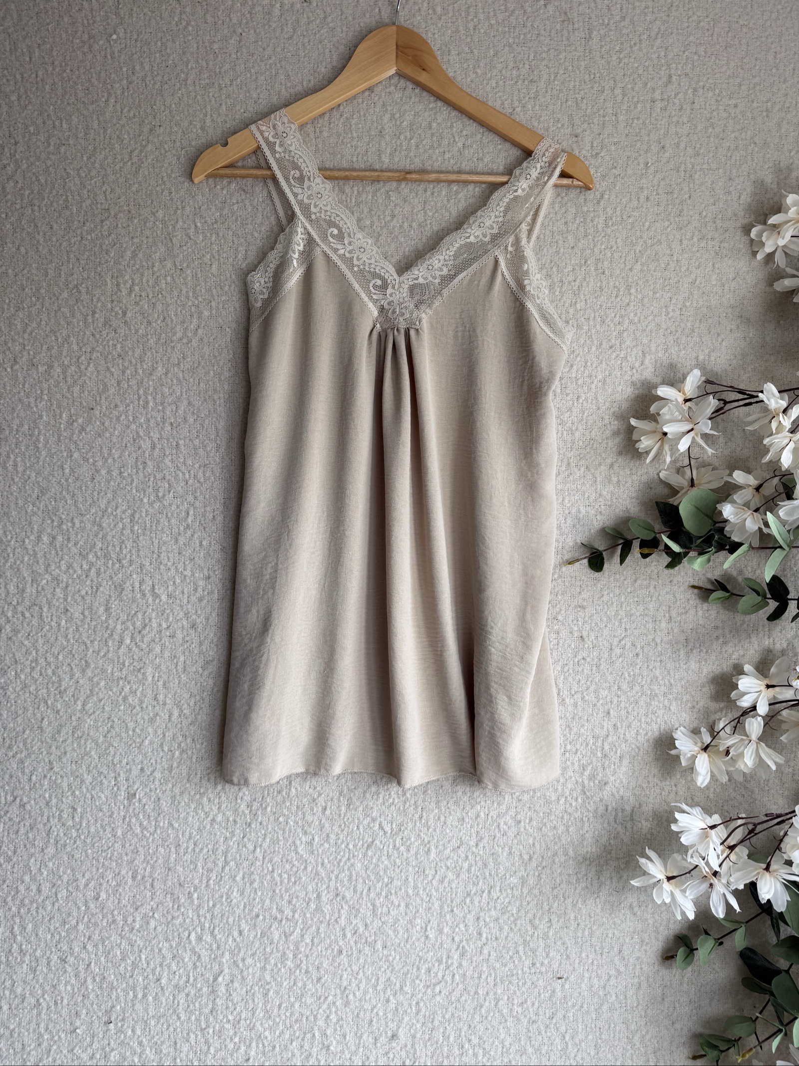 Beige Lace Trim V Neck Camisole Top Medium Soft Fabric Made in Italy
