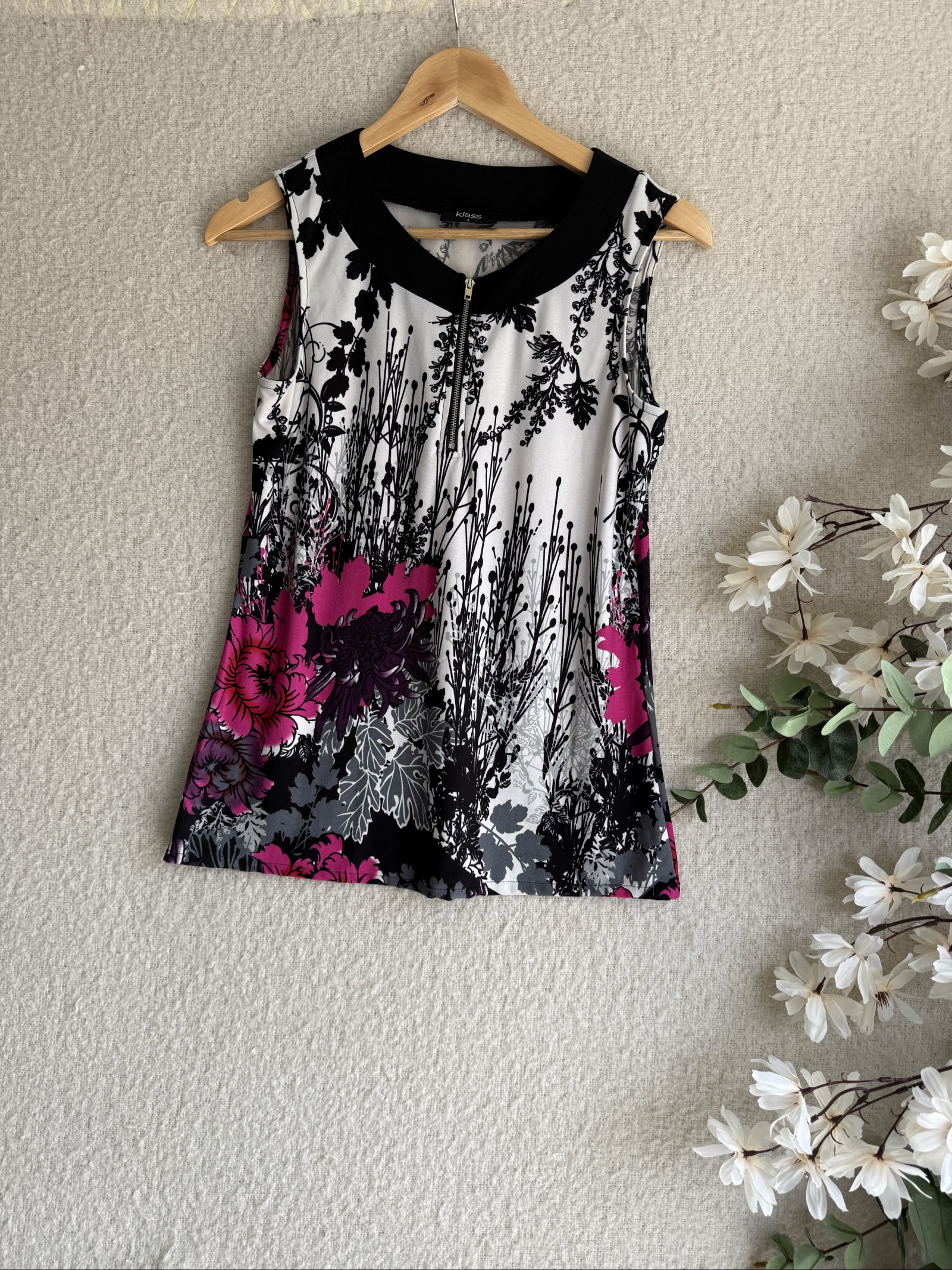 Klass Pink Black White Floral Sleeveless Top Small Zip Detail Stylish