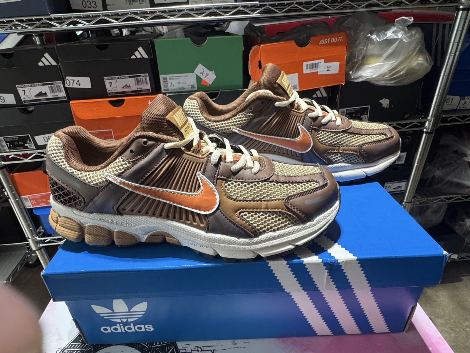 Nike Zoom Vomero 5 in the 'Wheat Grass' - Size US 9.5
