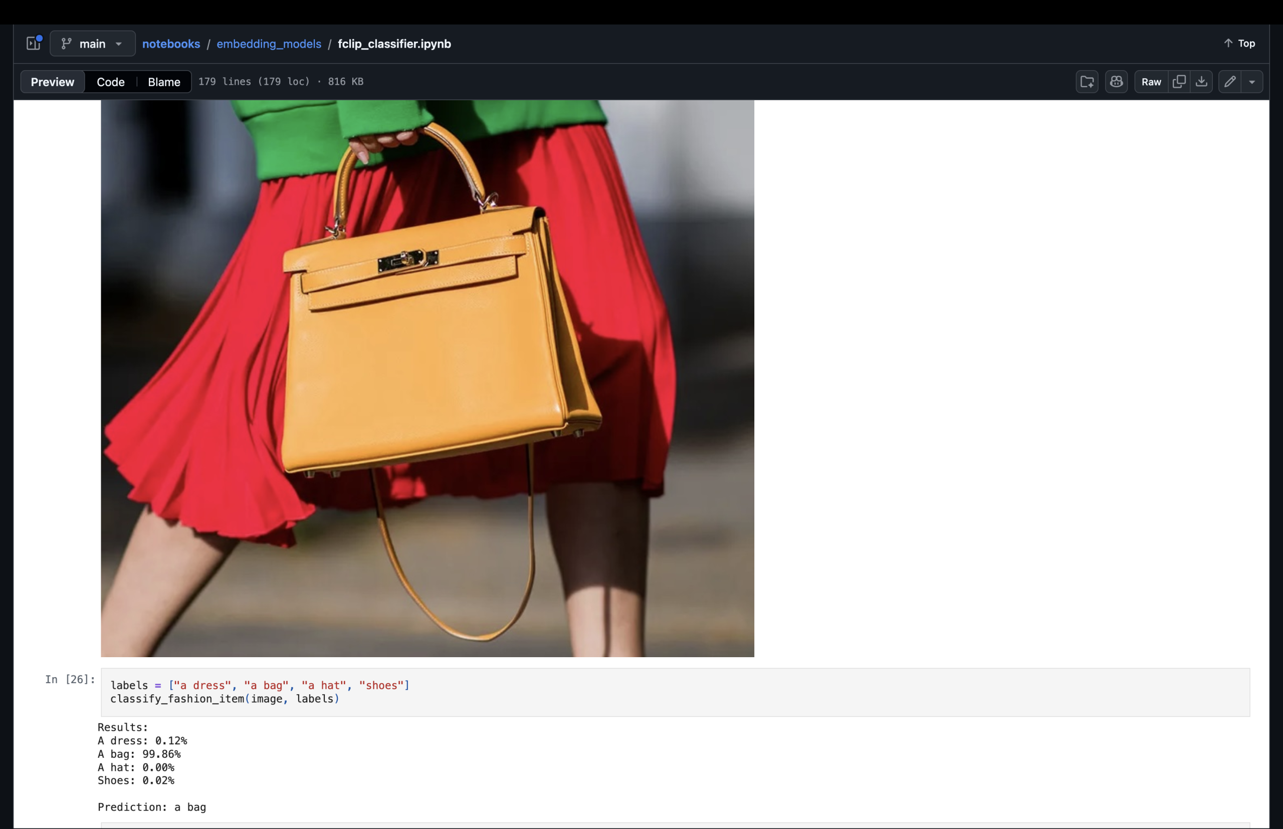 Gucci White GG Marmont Quilted Leather Shoulder Bag image 2