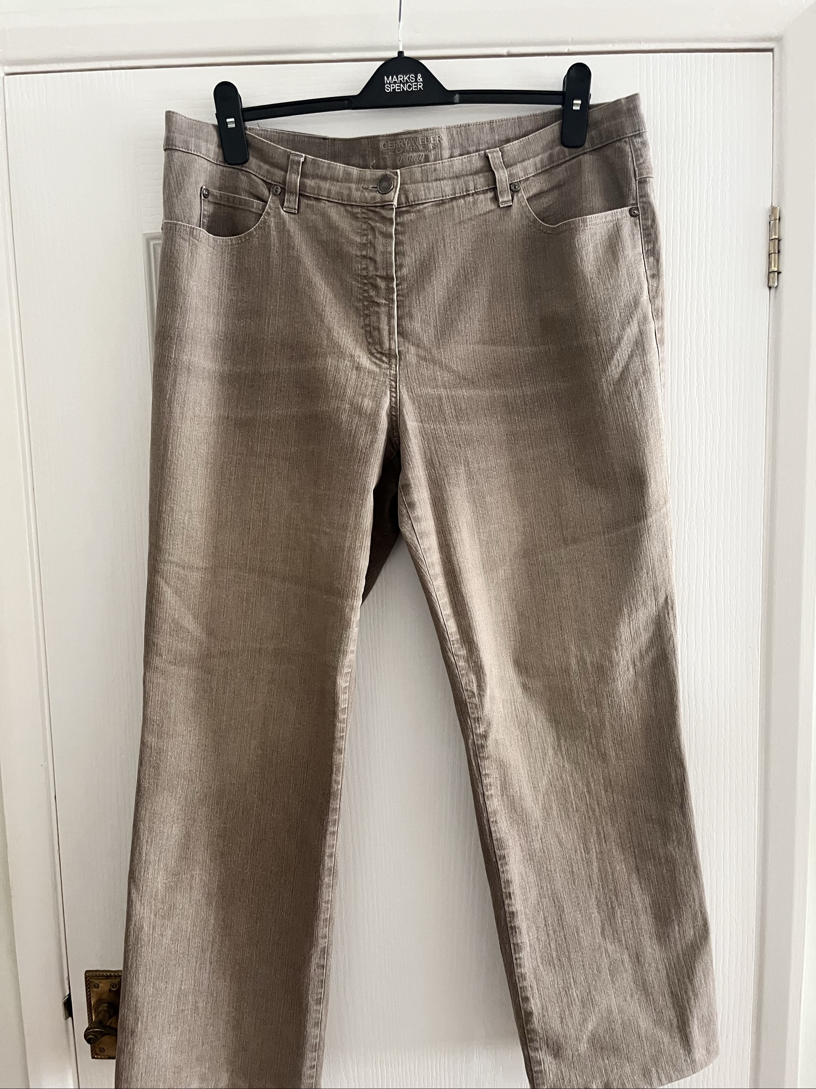 Gerry Weber Beige Denim Trousers UK 20 short Relaxed Fit