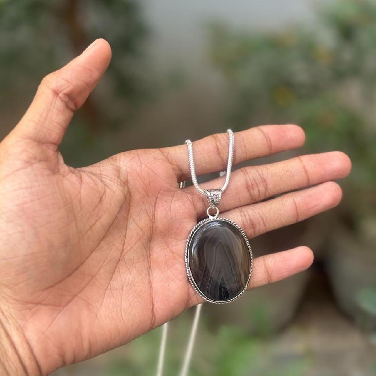 Lapis lazuli bracelet with metal chain, crafted from natural gemstone