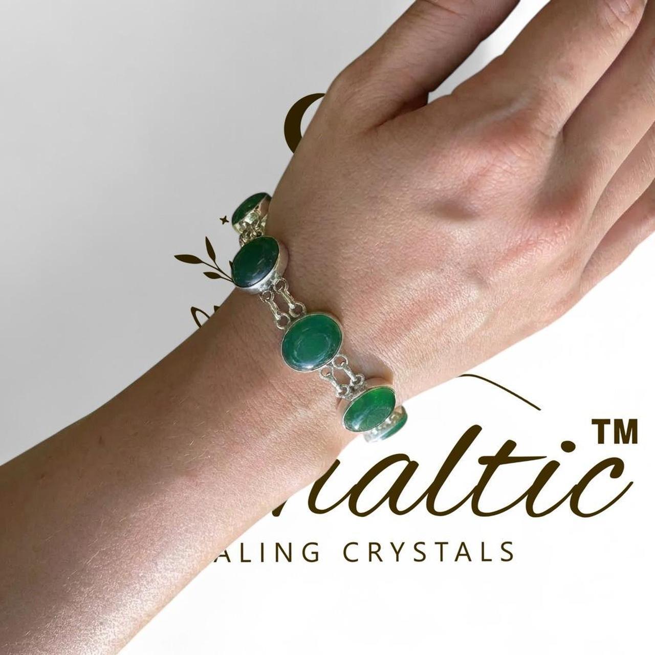 Green onyx bracelet with metal chain, crafted from natural gemstone image 2