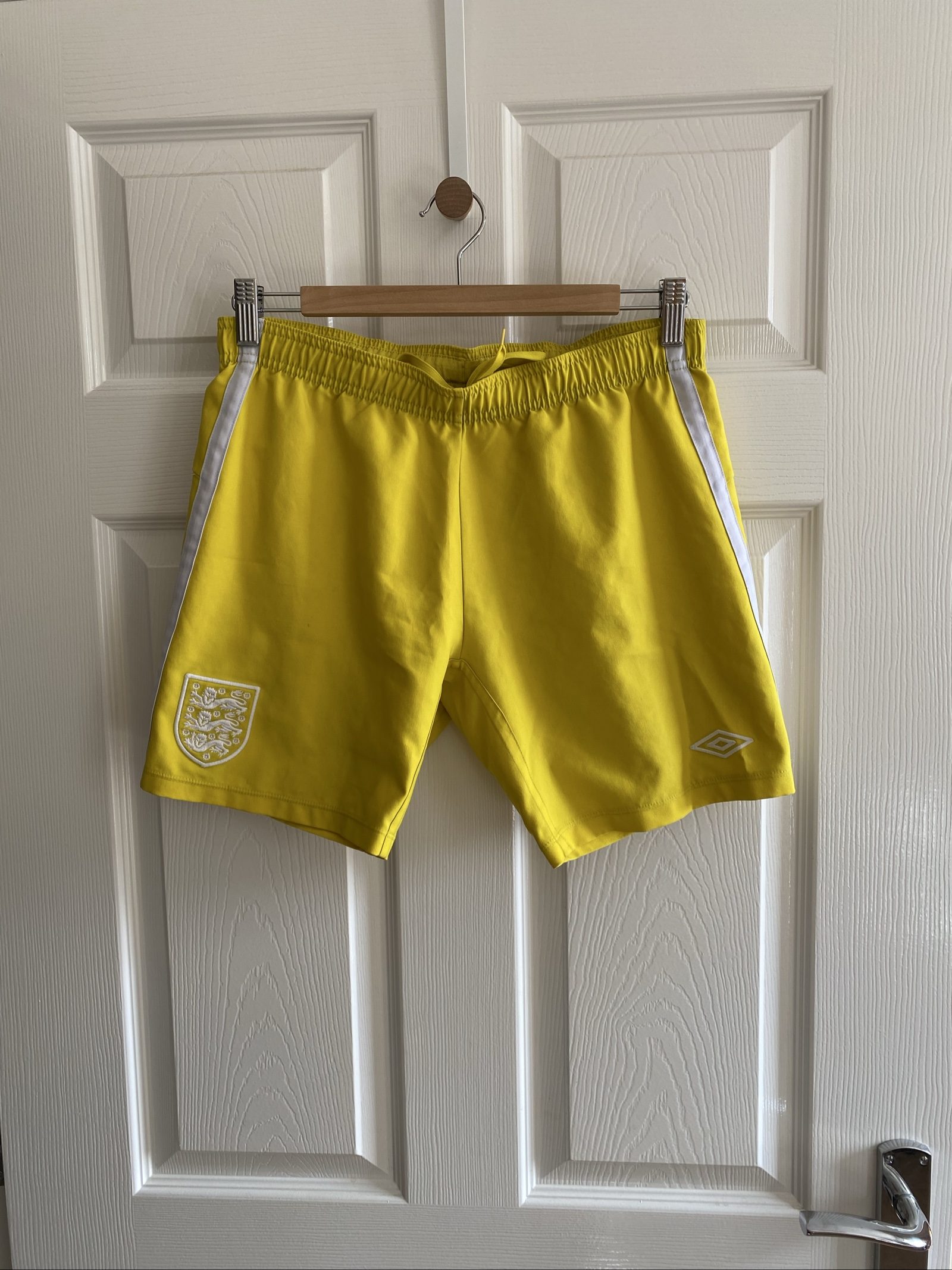 England Umbro Yellow Football Shorts, 2010 - Size XLB image 6