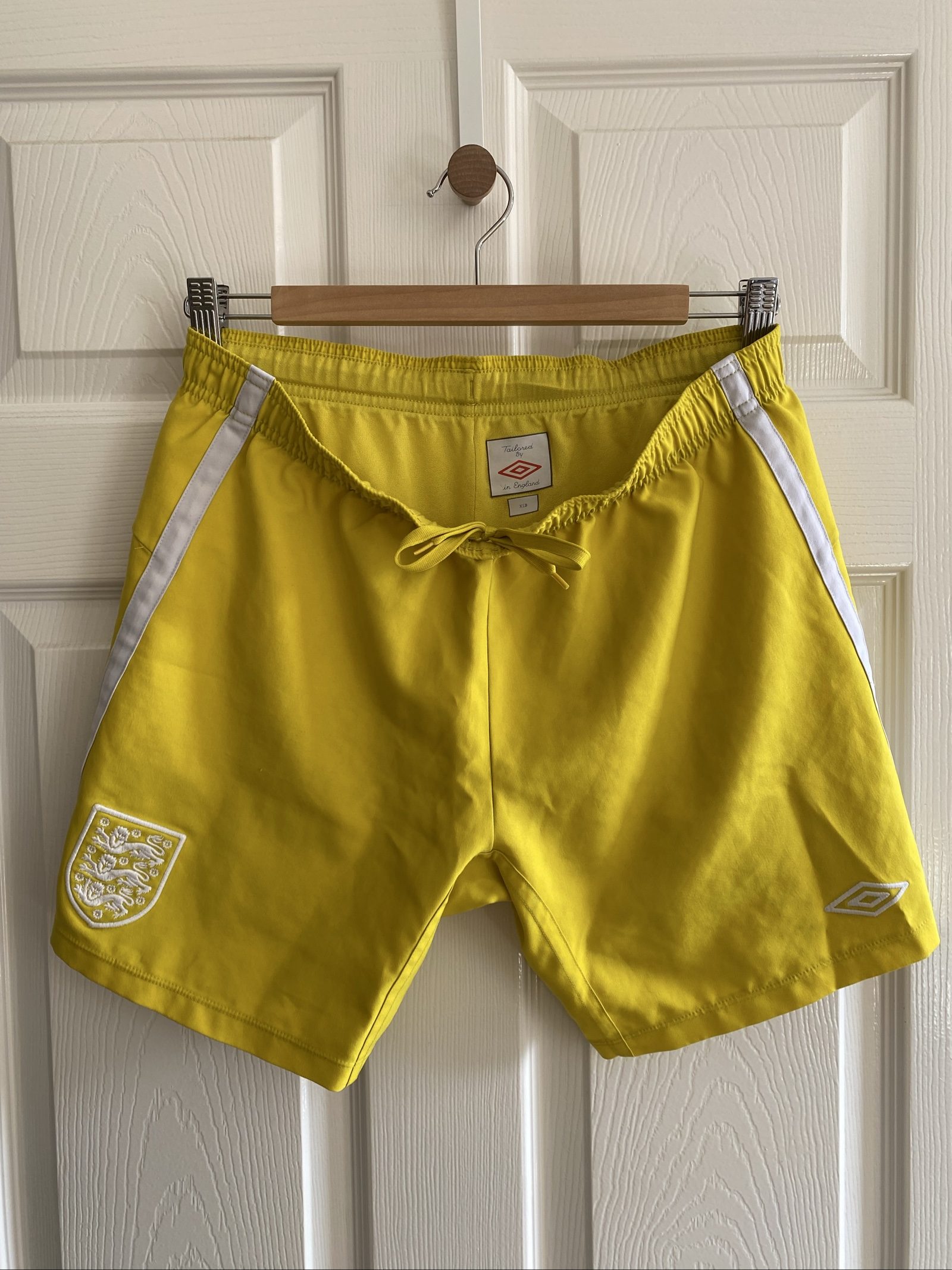 England Umbro Yellow Football Shorts, 2010 - Size XLB image 10