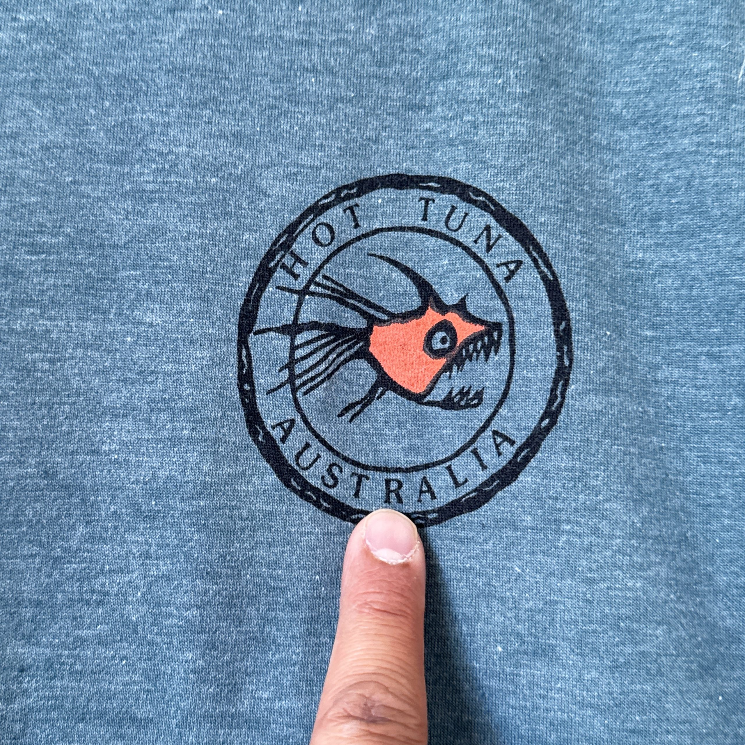 Hot Tuna Grey T-Shirt Small with Fish Logo 2348 image 3