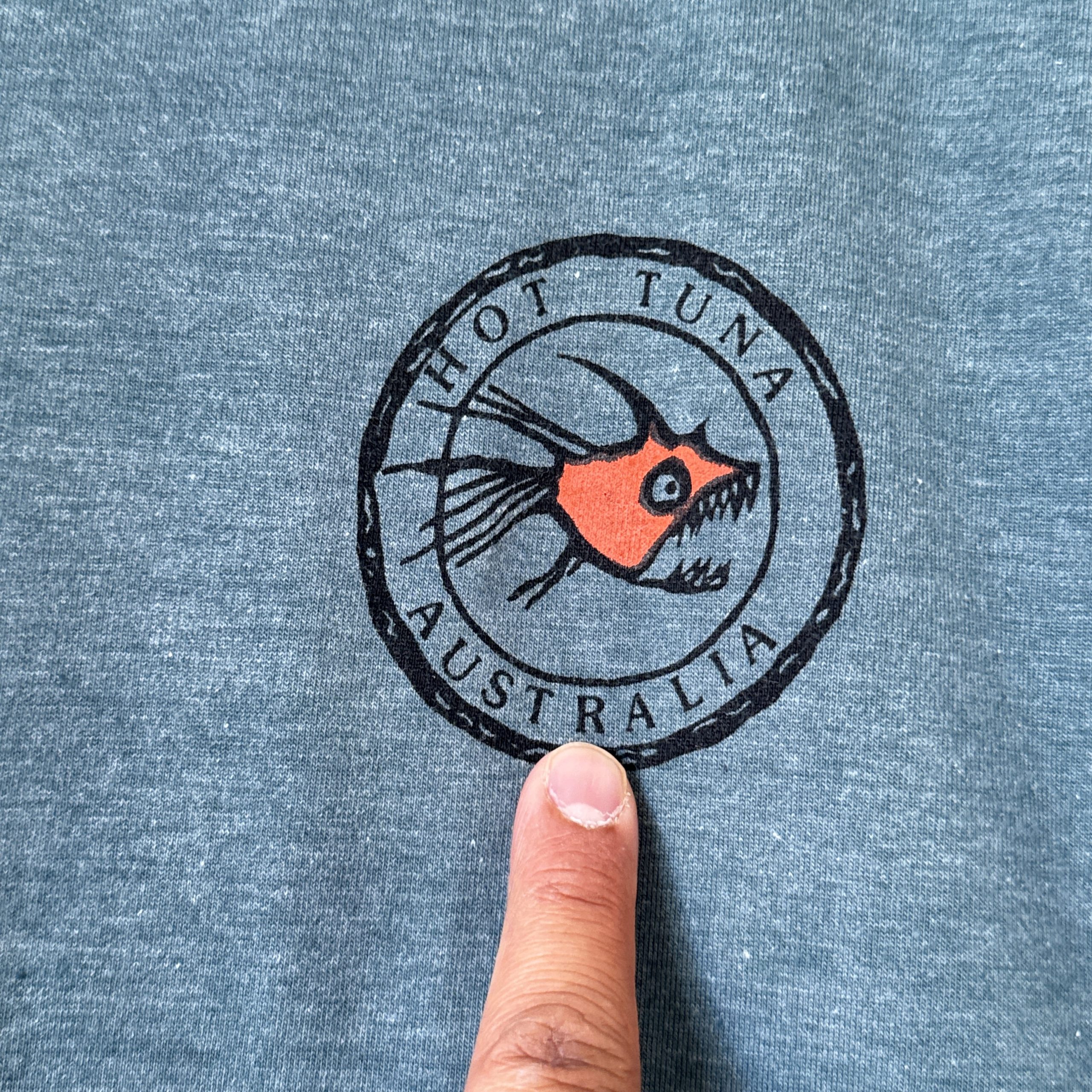 Hot Tuna Grey T-Shirt Small with Fish Logo 2348 image 4